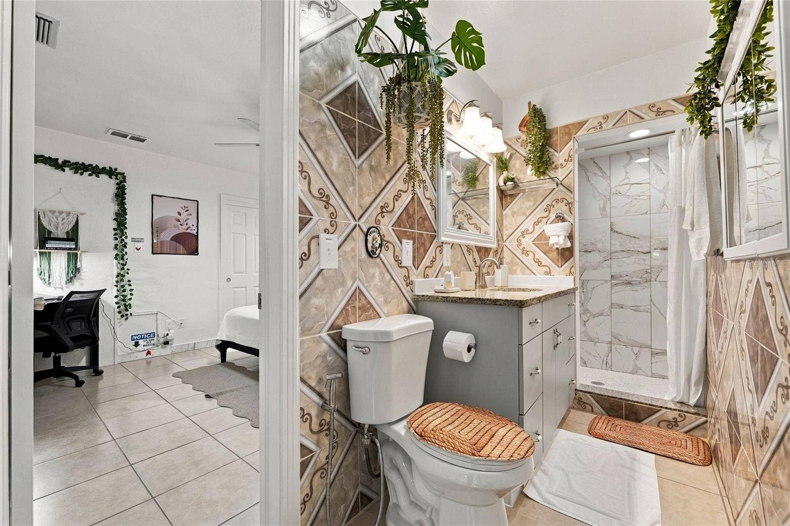 1508 W KNOLLWOOD STREET, Tampa, FL 33604