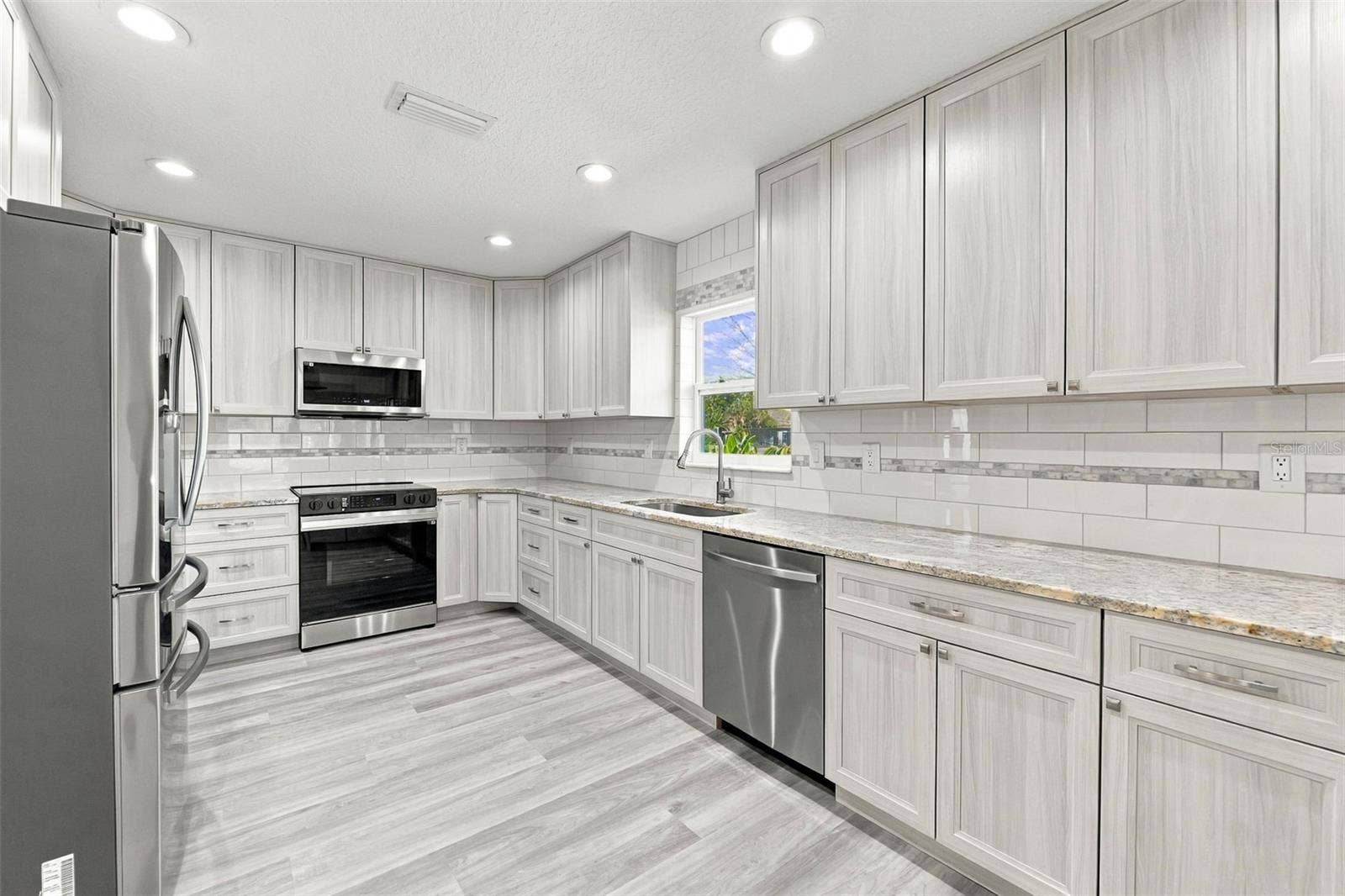 4516 GULFSTREAM DRIVE, Hernando Beach, FL 34607 4516 GULFSTREAM DRIVE, Hernando Beach, FL 34607