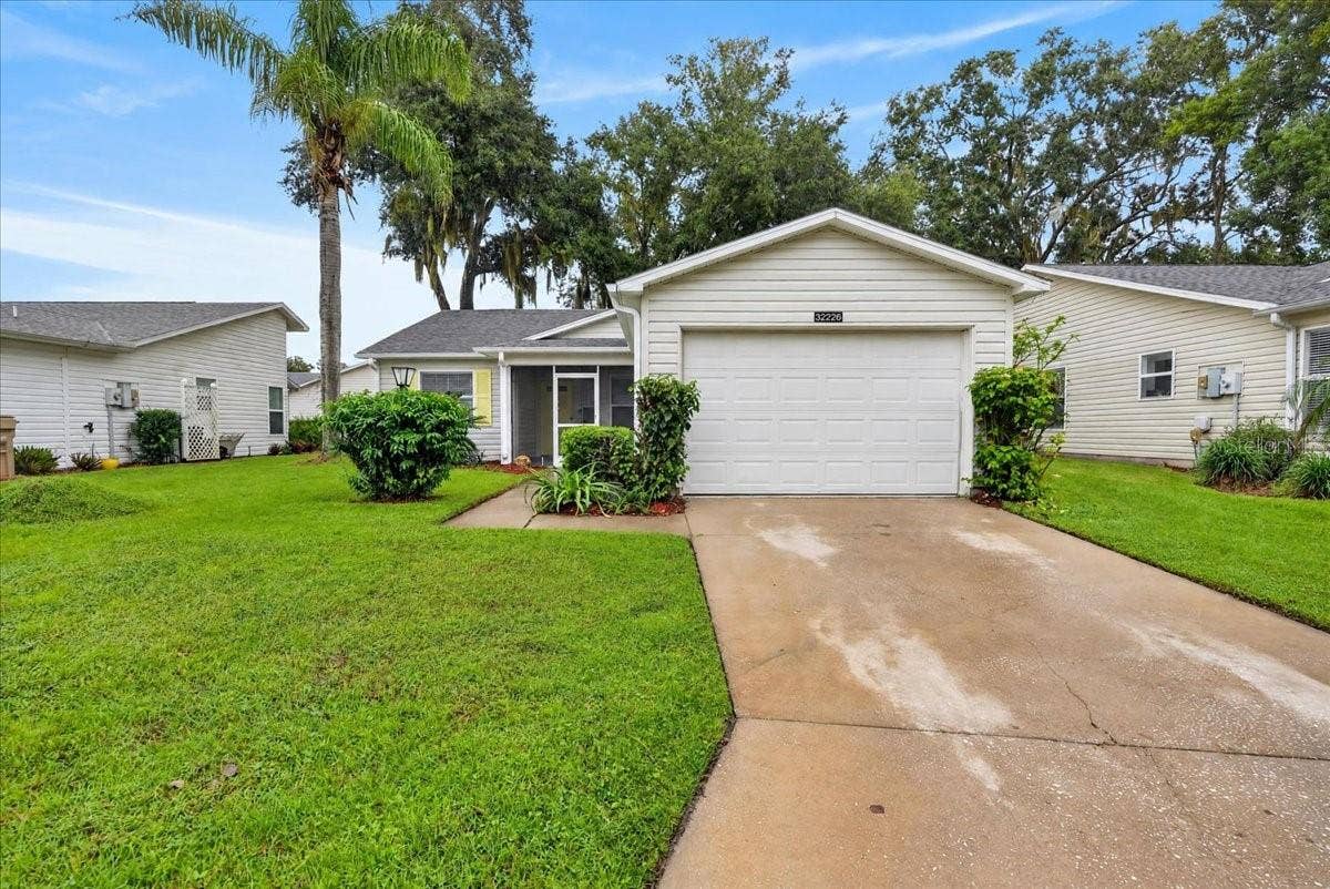 32226 SUMMERTREE CIRCLE, Leesburg, FL 34748