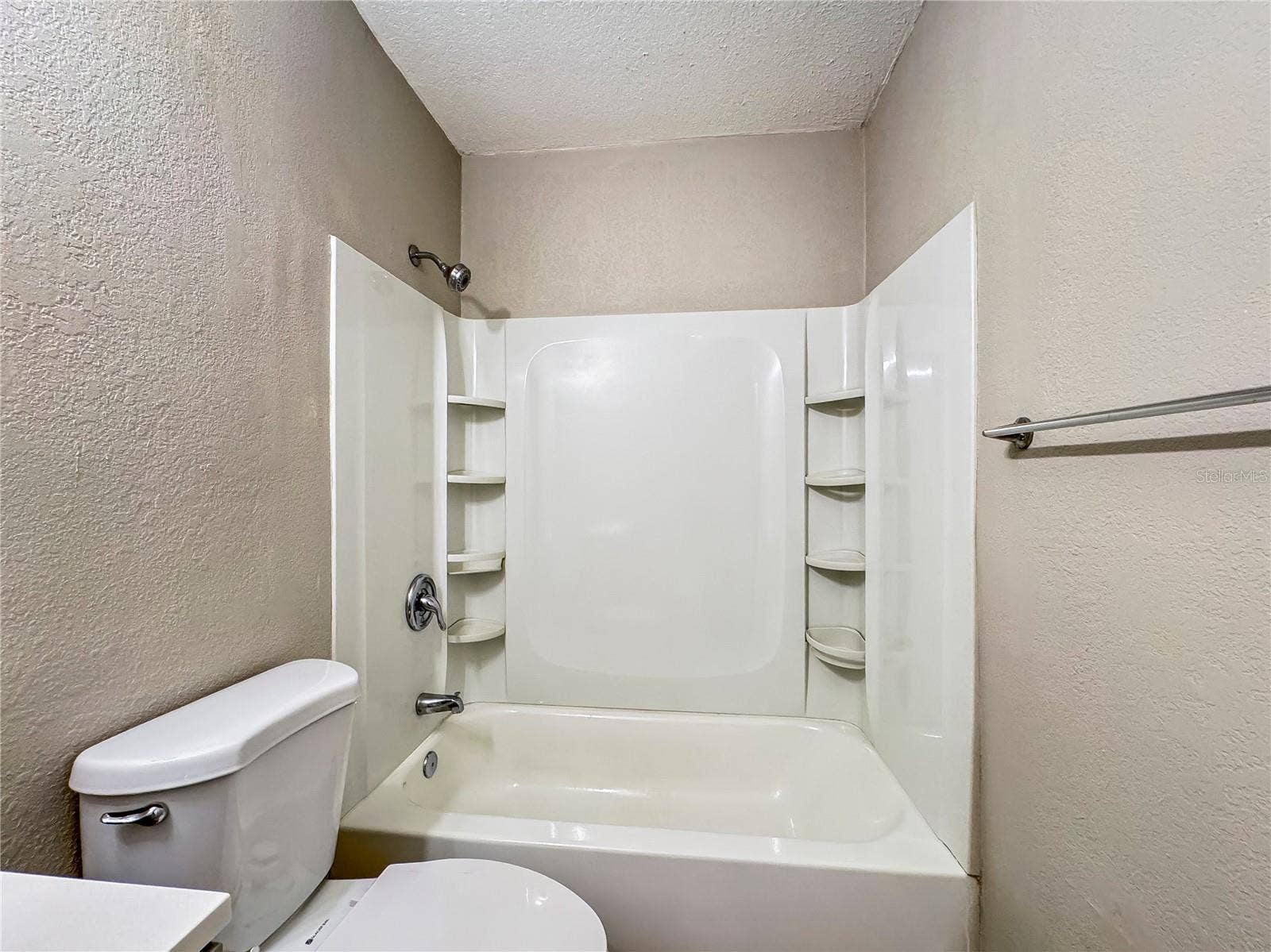 4407 POMPANO DRIVE, Tampa, FL 33617 4407 POMPANO DRIVE, Tampa, FL 33617
