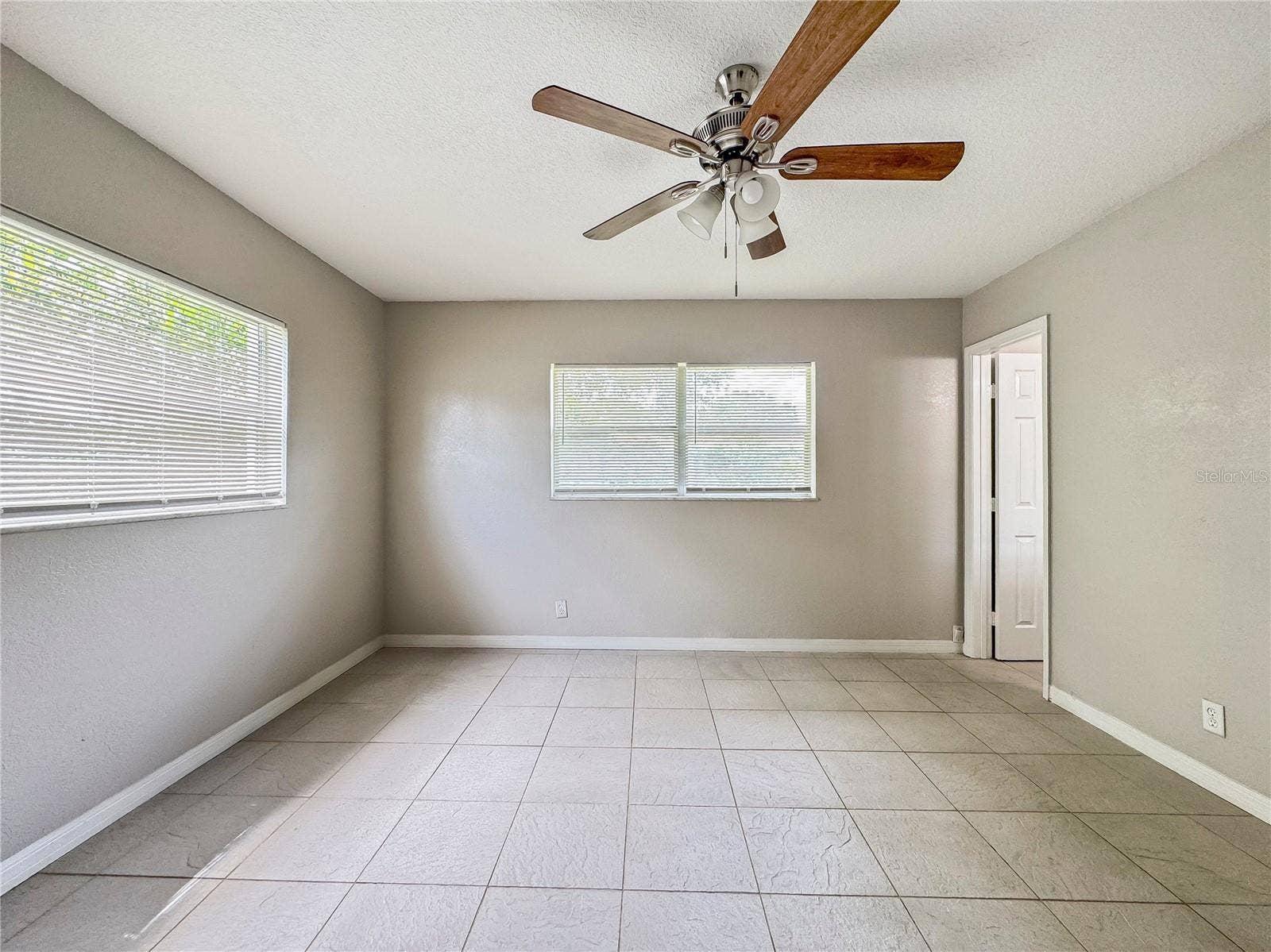 4407 POMPANO DRIVE, Tampa, FL 33617 4407 POMPANO DRIVE, Tampa, FL 33617