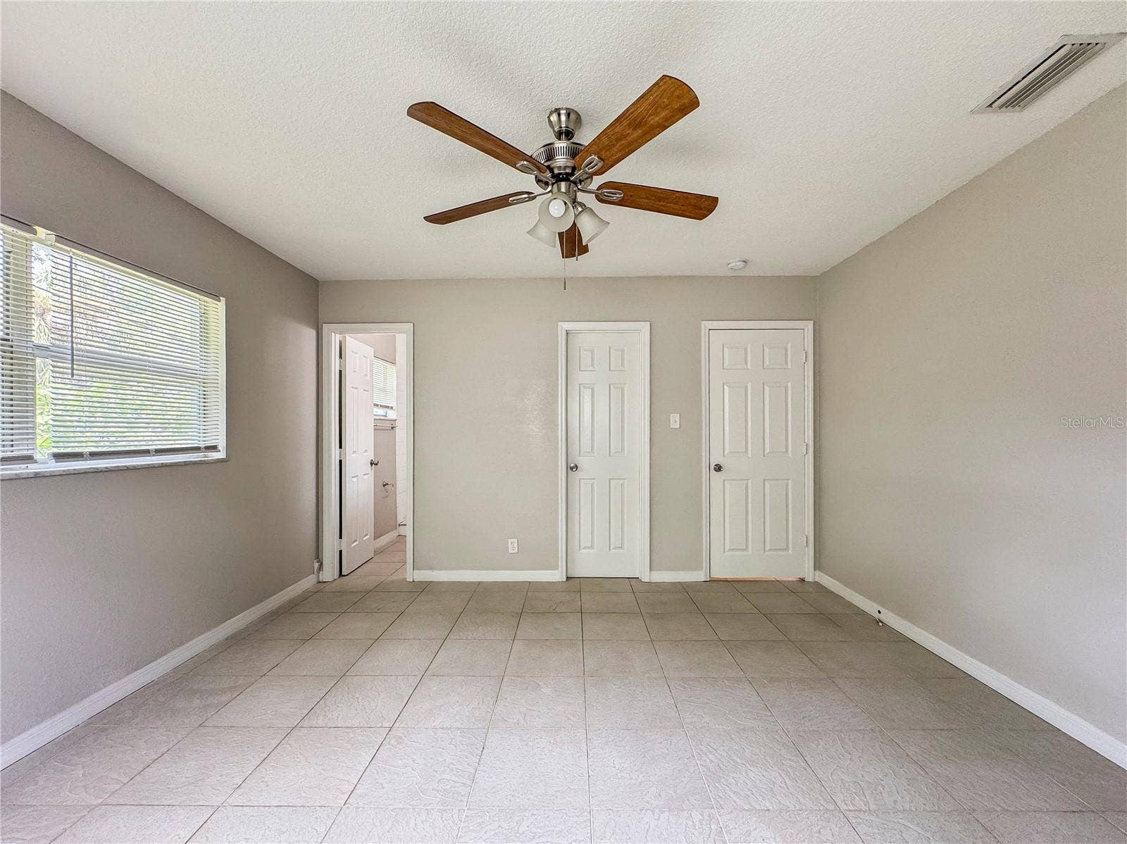 4407 POMPANO DRIVE, Tampa, FL 33617 4407 POMPANO DRIVE, Tampa, FL 33617