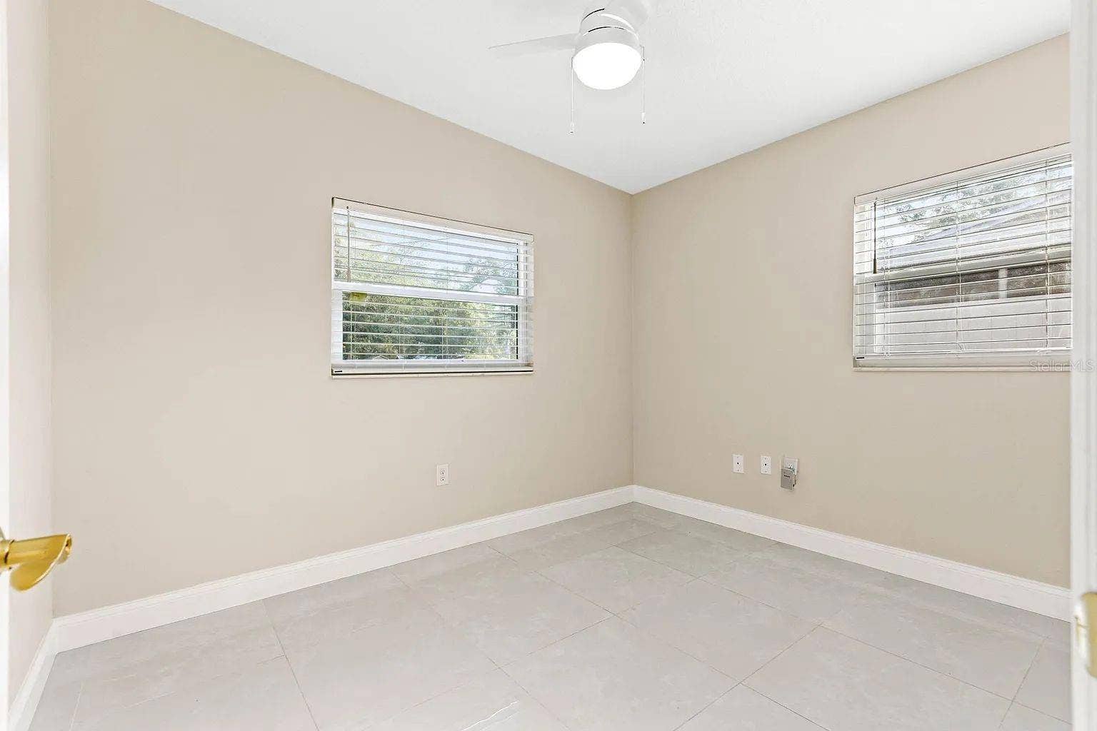 2614 W HENRY AVENUE, Tampa, FL 33614