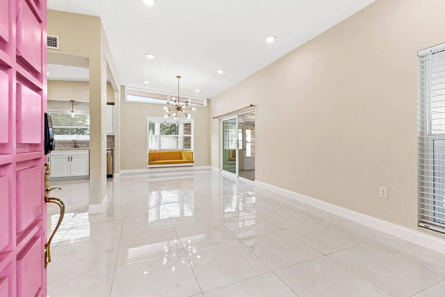 2614 W HENRY AVENUE, Tampa, FL 33614