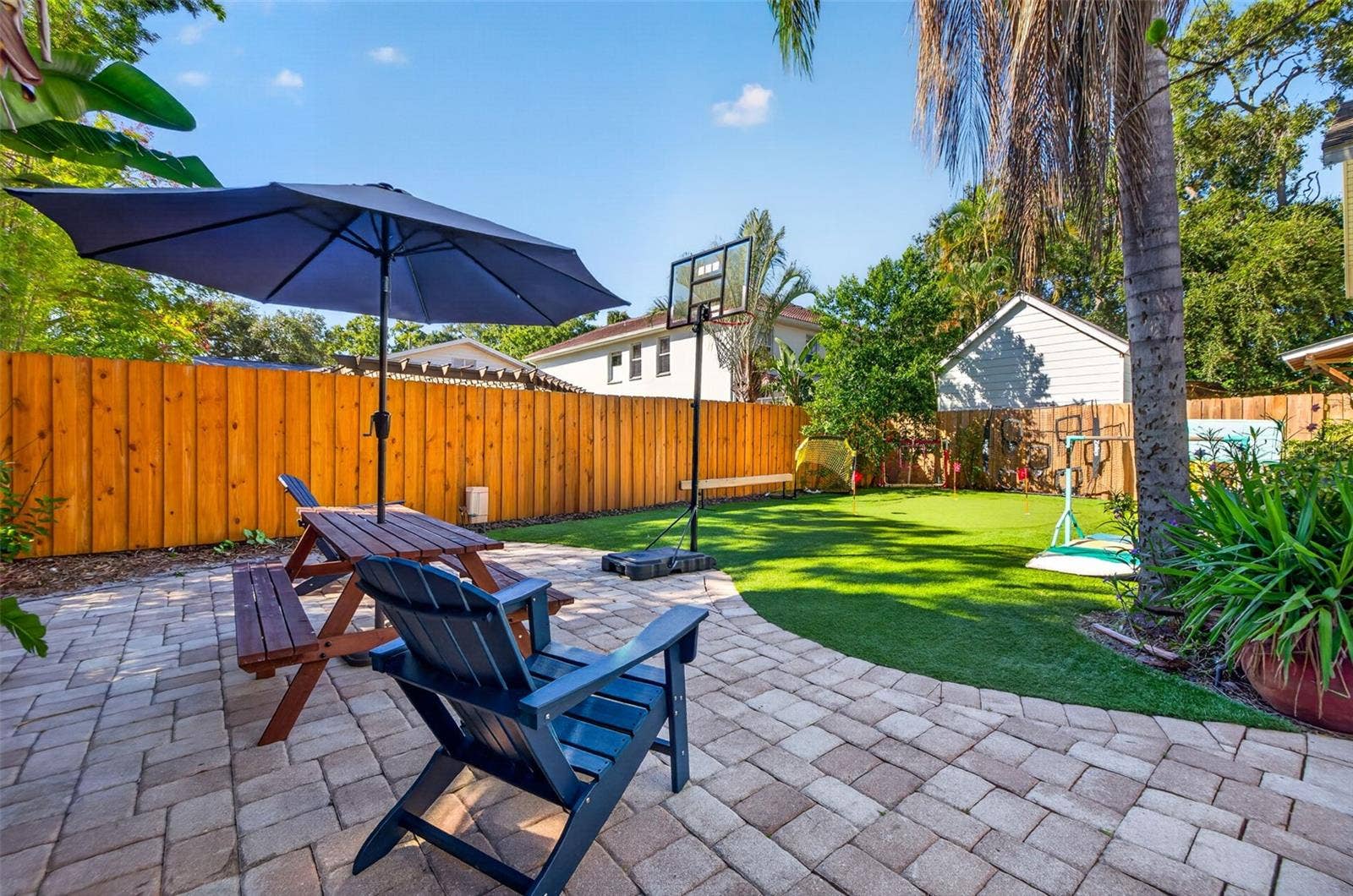 2804 W ANGELES STREET, Tampa, FL 33629