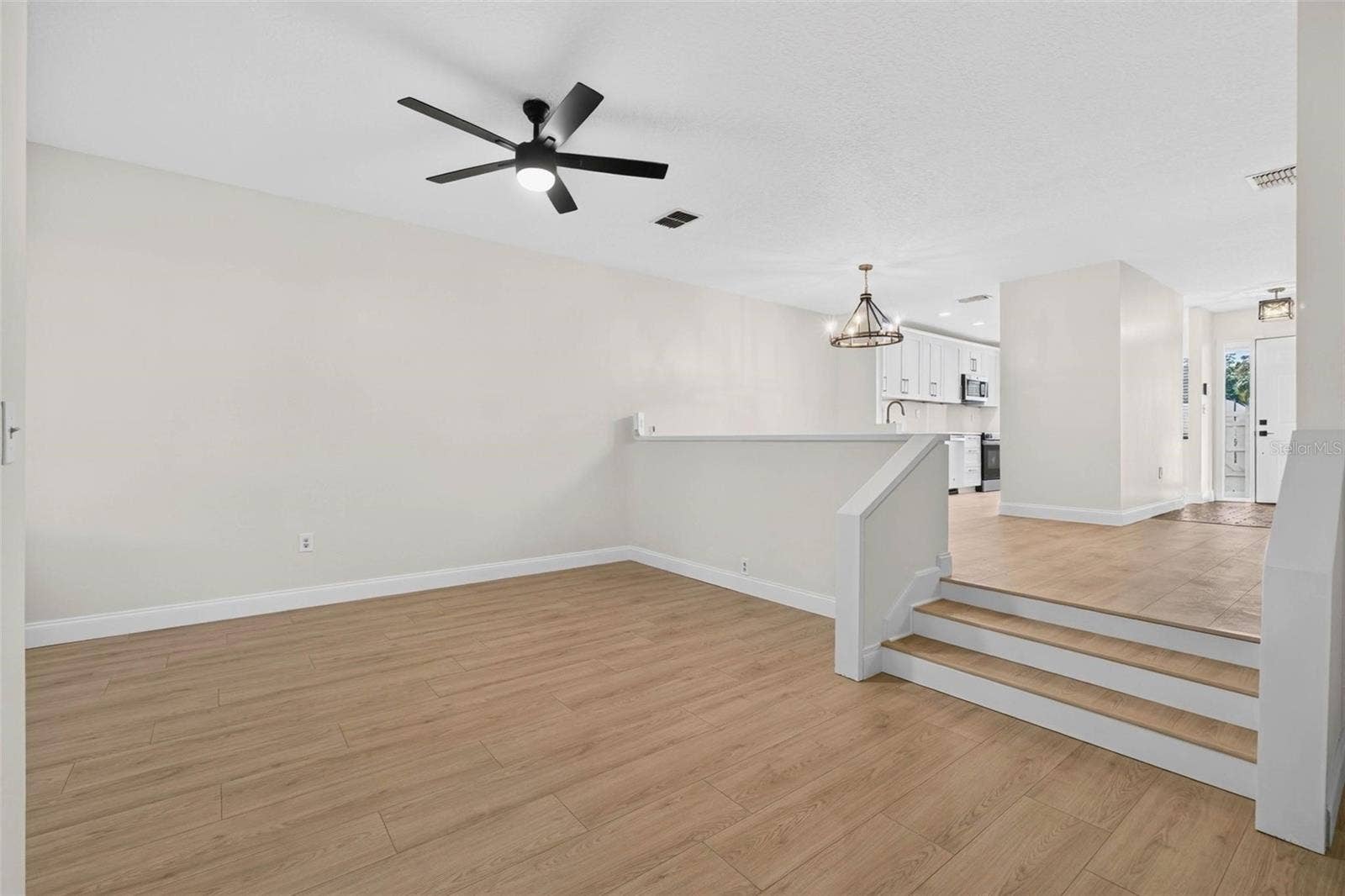 456 LAKEVIEW DRIVE, #5, Palm Harbor, FL 34683 456 LAKEVIEW DRIVE, #5, Palm Harbor, FL 34683