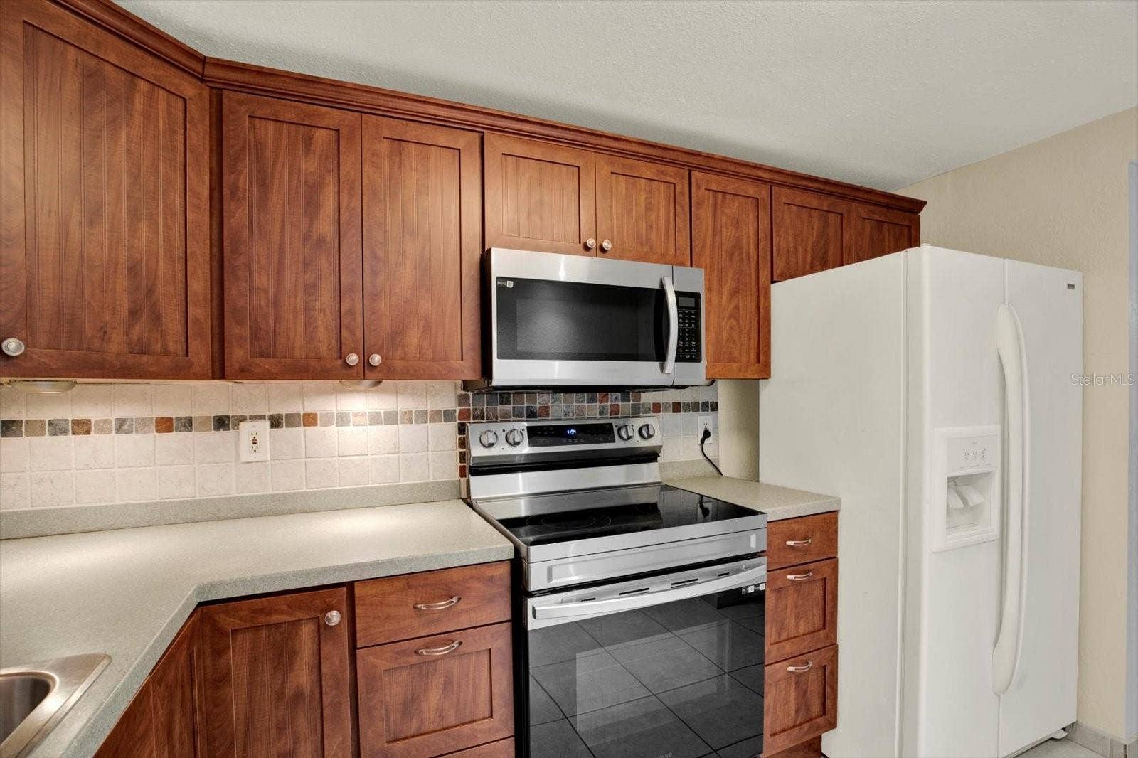 10216 REGAL DRIVE, #404, Largo, FL 33774 10216 REGAL DRIVE, #404, Largo, FL 33774