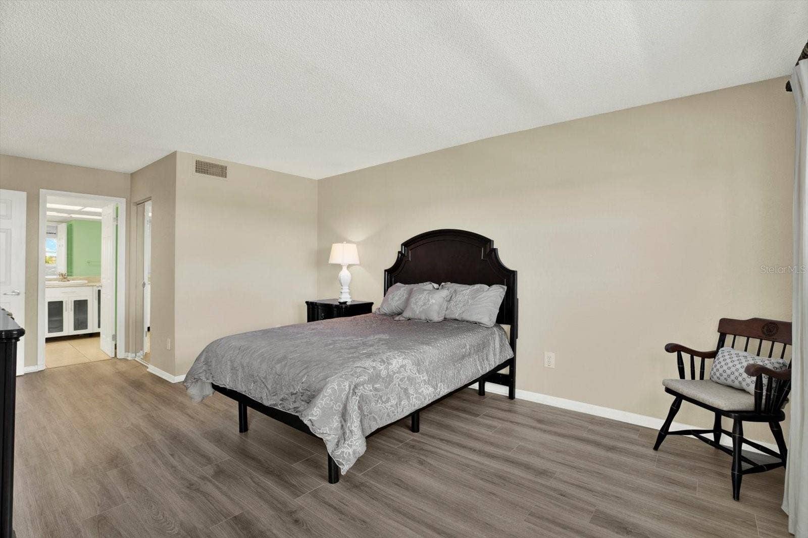 10216 REGAL DRIVE, #404, Largo, FL 33774 10216 REGAL DRIVE, #404, Largo, FL 33774