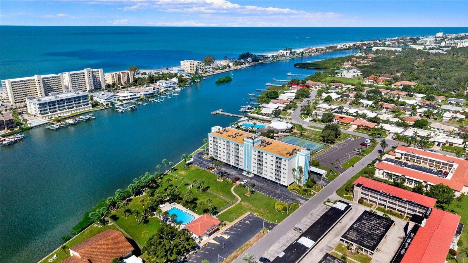 10216 REGAL DRIVE, #404, Largo, FL 33774 10216 REGAL DRIVE, #404, Largo, FL 33774