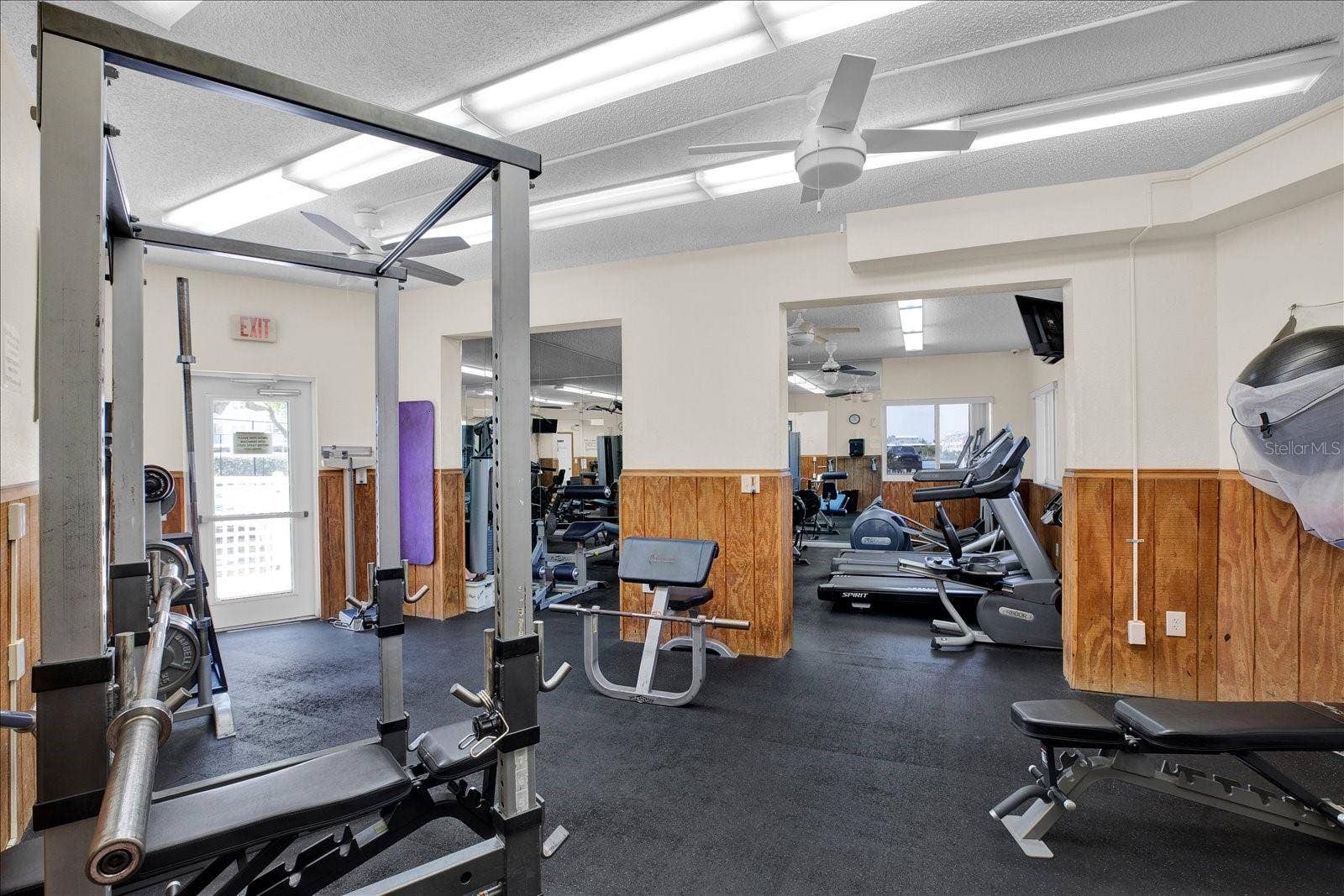 10216 REGAL DRIVE, #404, Largo, FL 33774 10216 REGAL DRIVE, #404, Largo, FL 33774