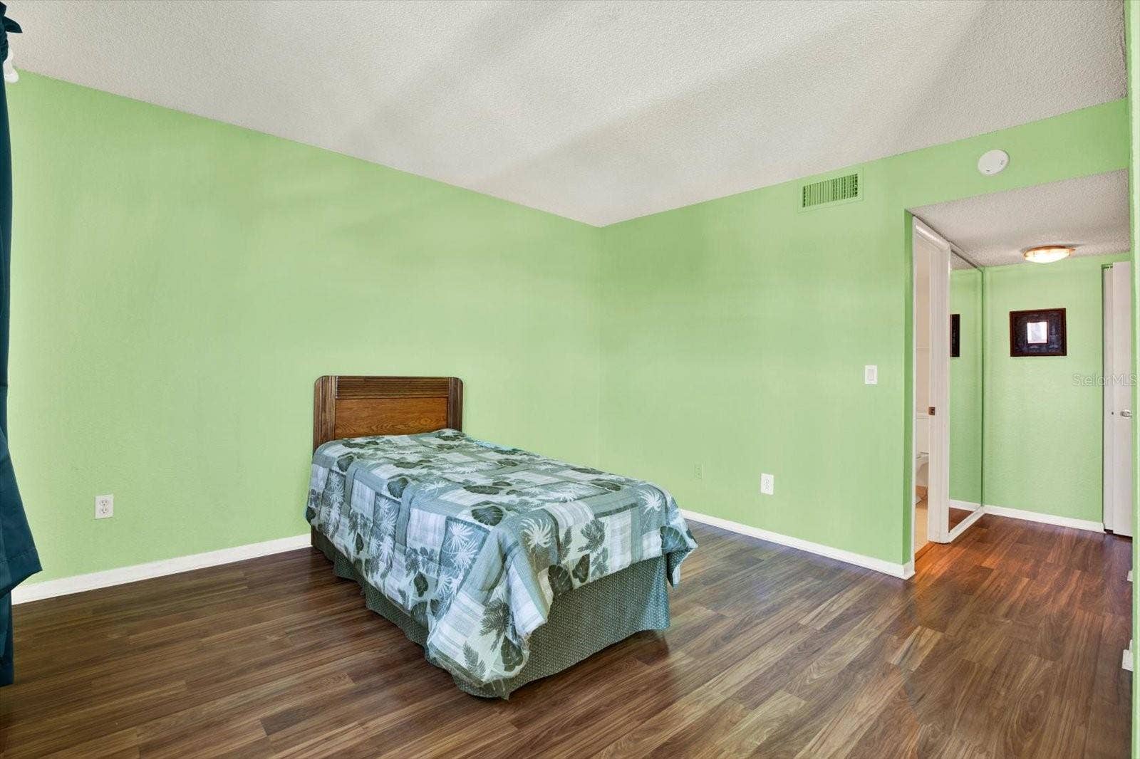 10216 REGAL DRIVE, #404, Largo, FL 33774 10216 REGAL DRIVE, #404, Largo, FL 33774