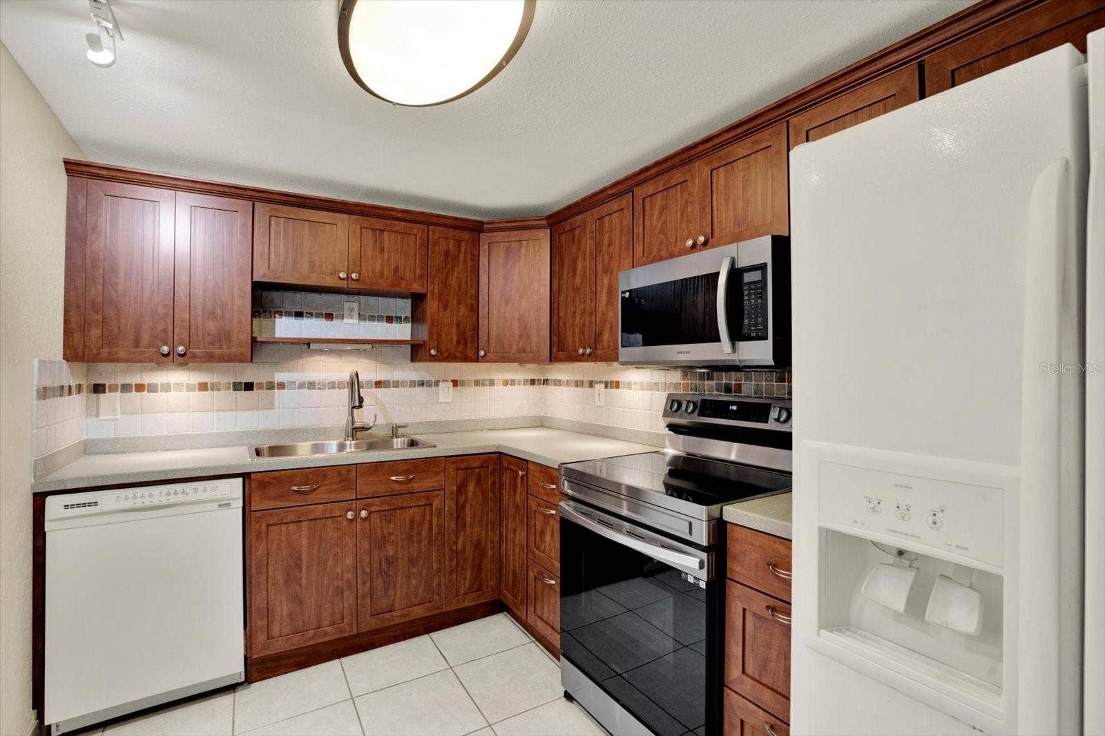 10216 REGAL DRIVE, #404, Largo, FL 33774 10216 REGAL DRIVE, #404, Largo, FL 33774
