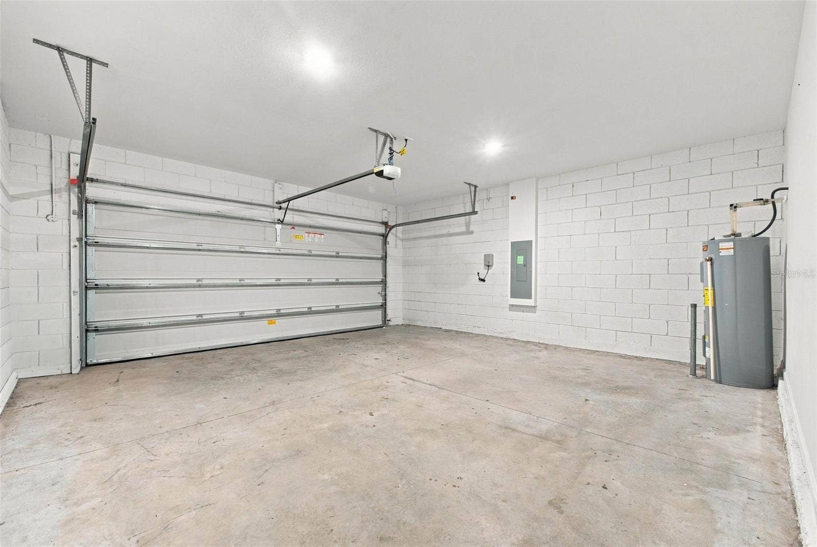 997 HAROLD PASS, Winter Haven, FL 33884 Garage