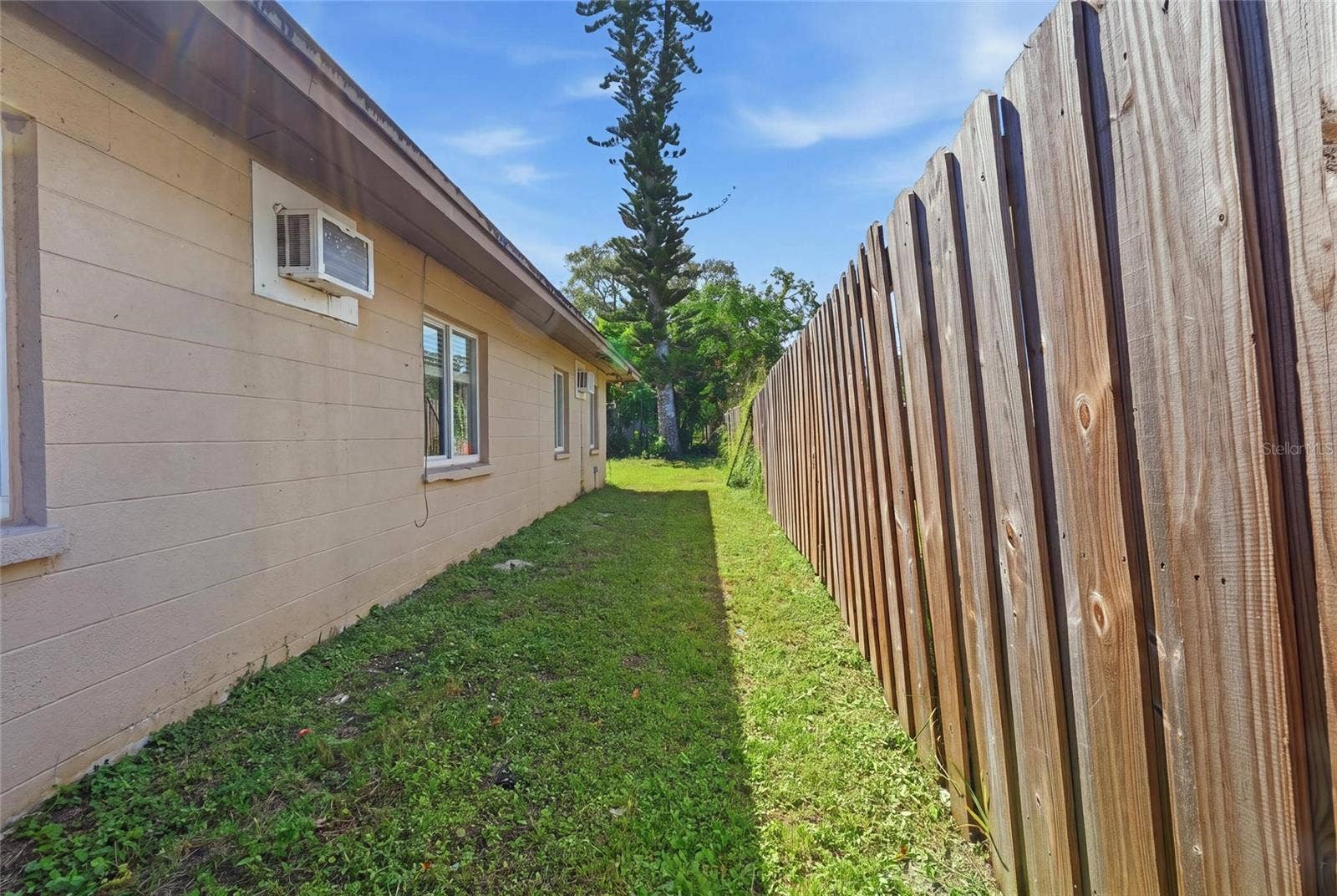 2418 51ST AVENUE DRIVE W, Bradenton, FL 34207