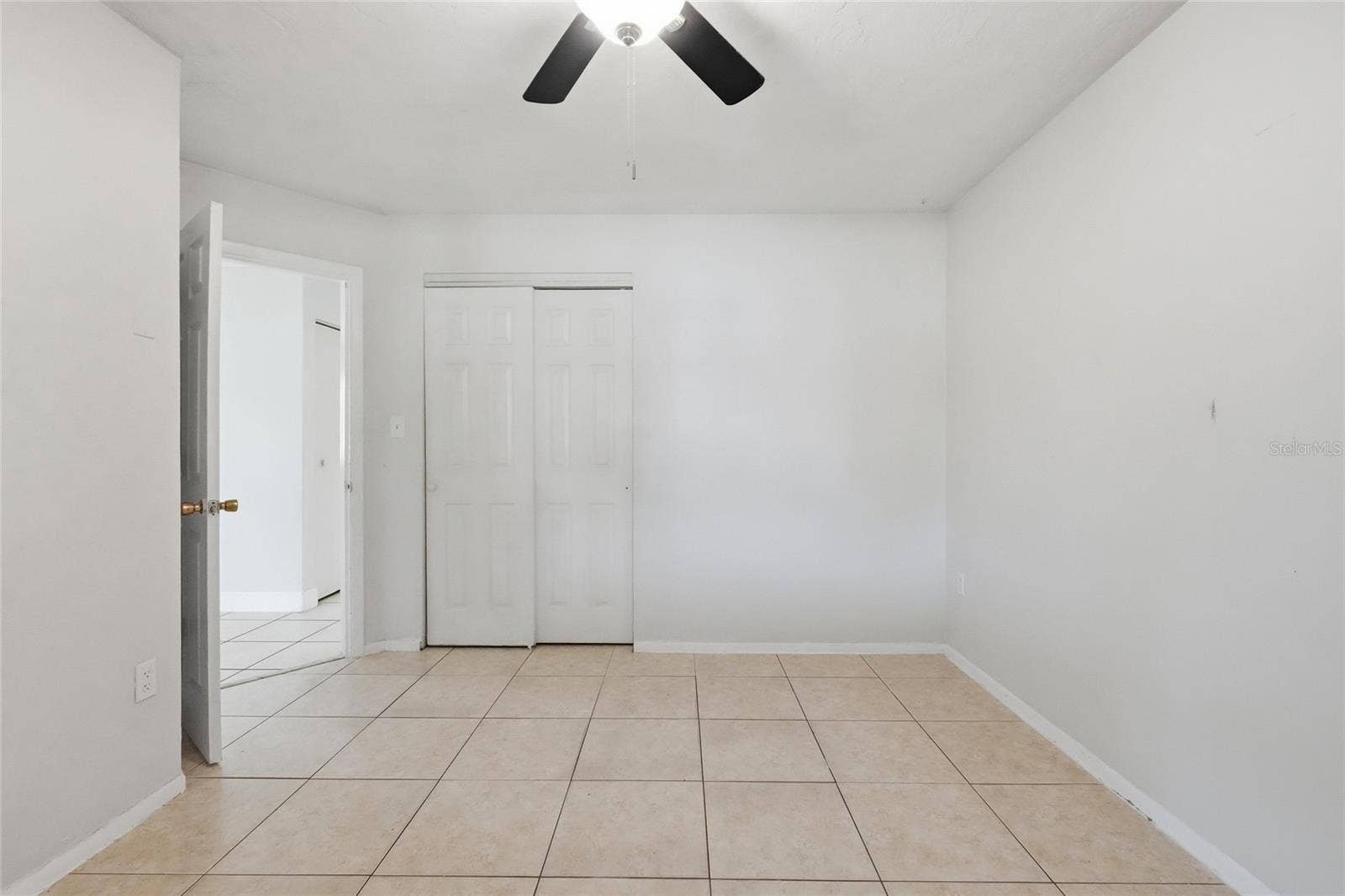 Bedroom 2418