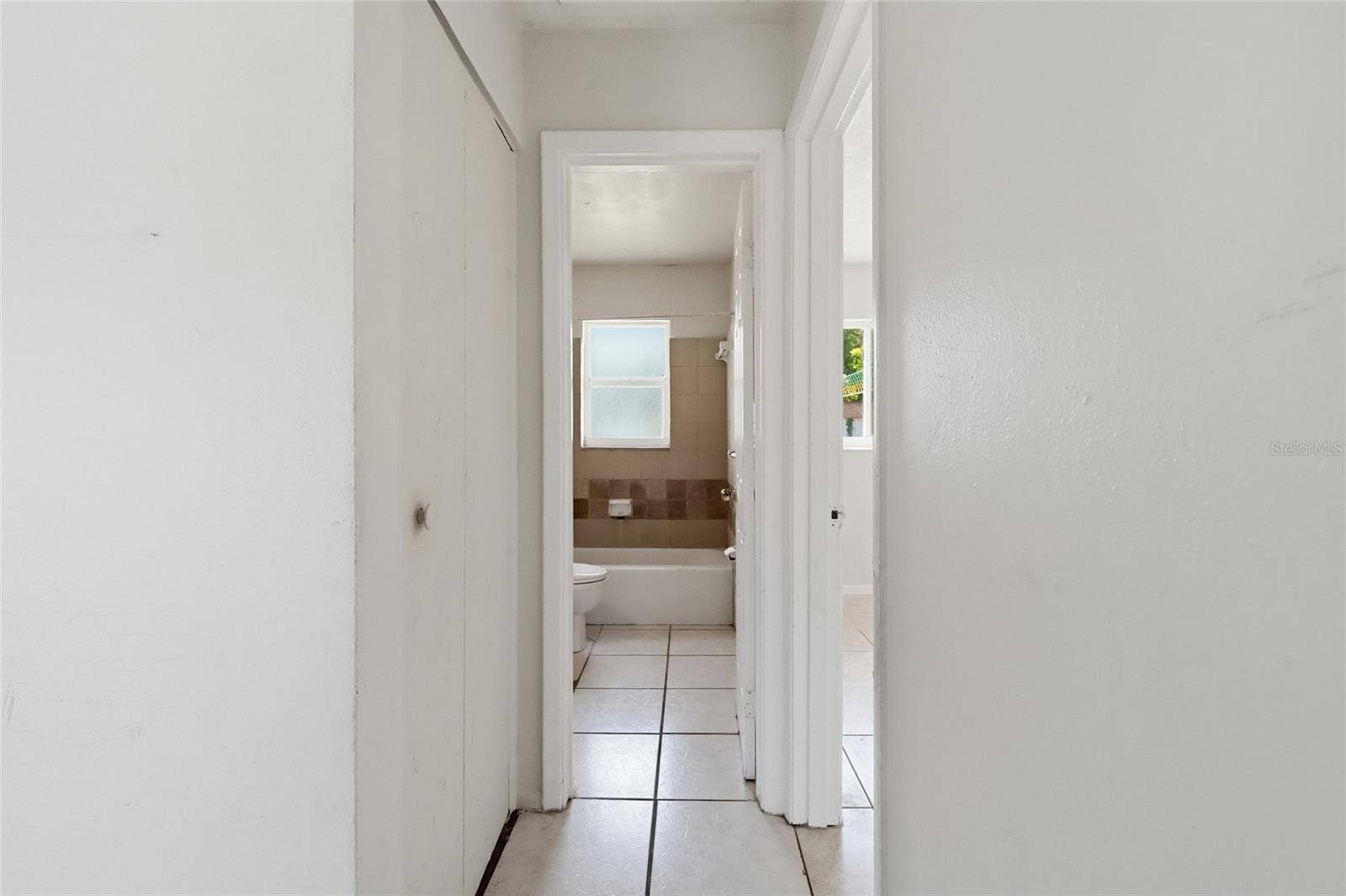 2418 51ST AVENUE DRIVE W, Bradenton, FL 34207