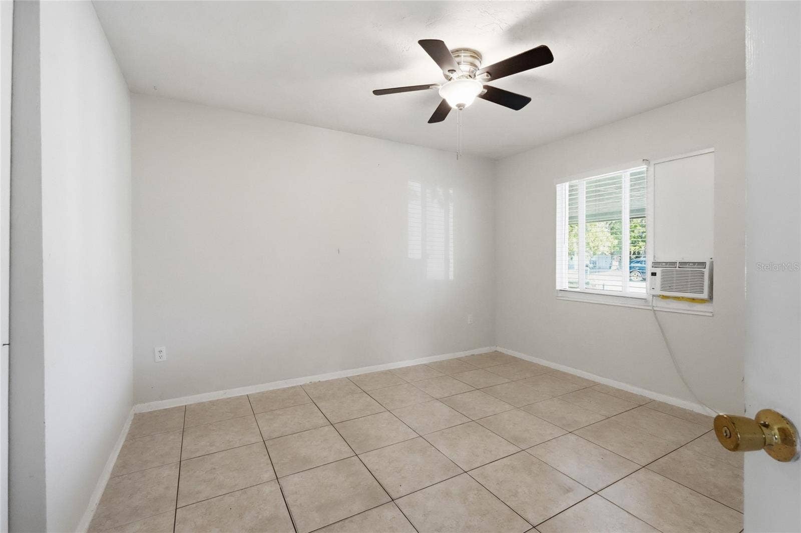 Bedroom 2418