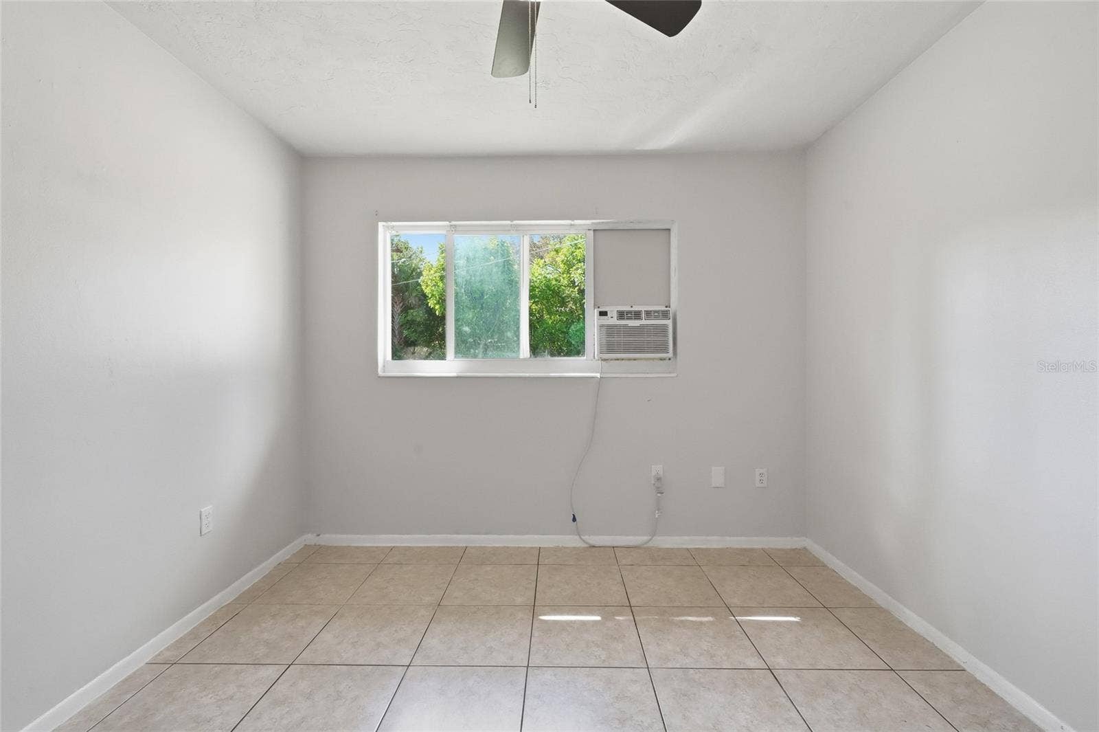 Bedroom 2418