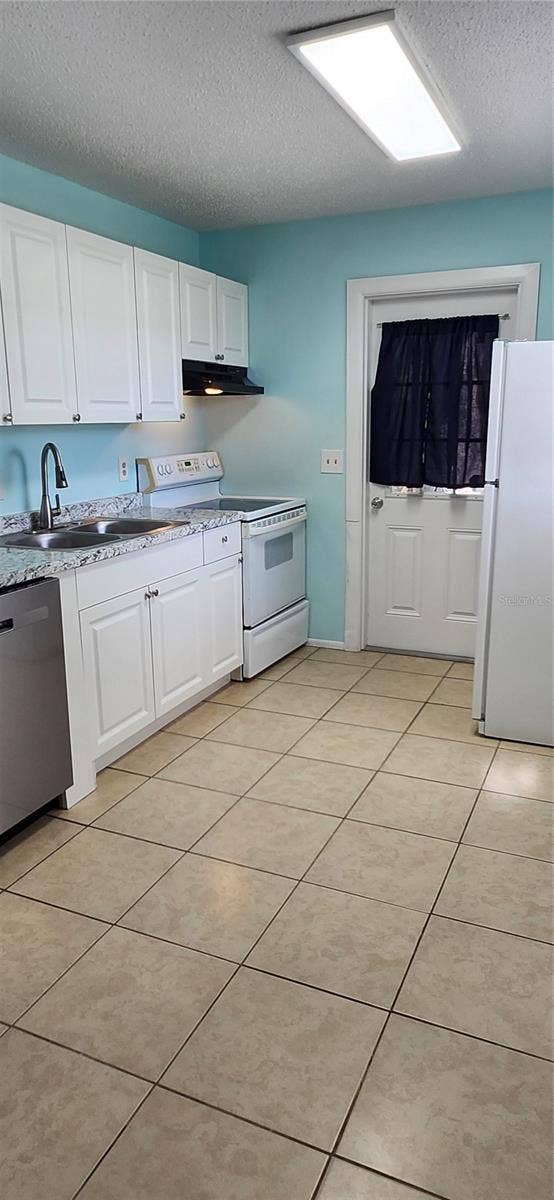 2254 19TH AVENUE SW, Largo, FL 33774 2254 19TH AVENUE SW, Largo, FL 33774