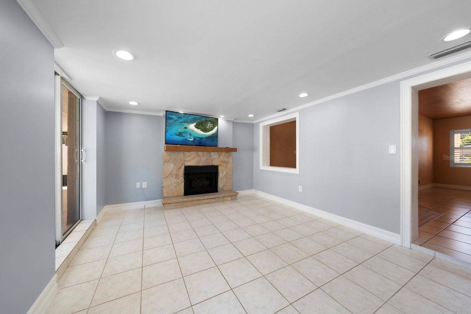 1039 MADISON STREET, Largo, FL 33770