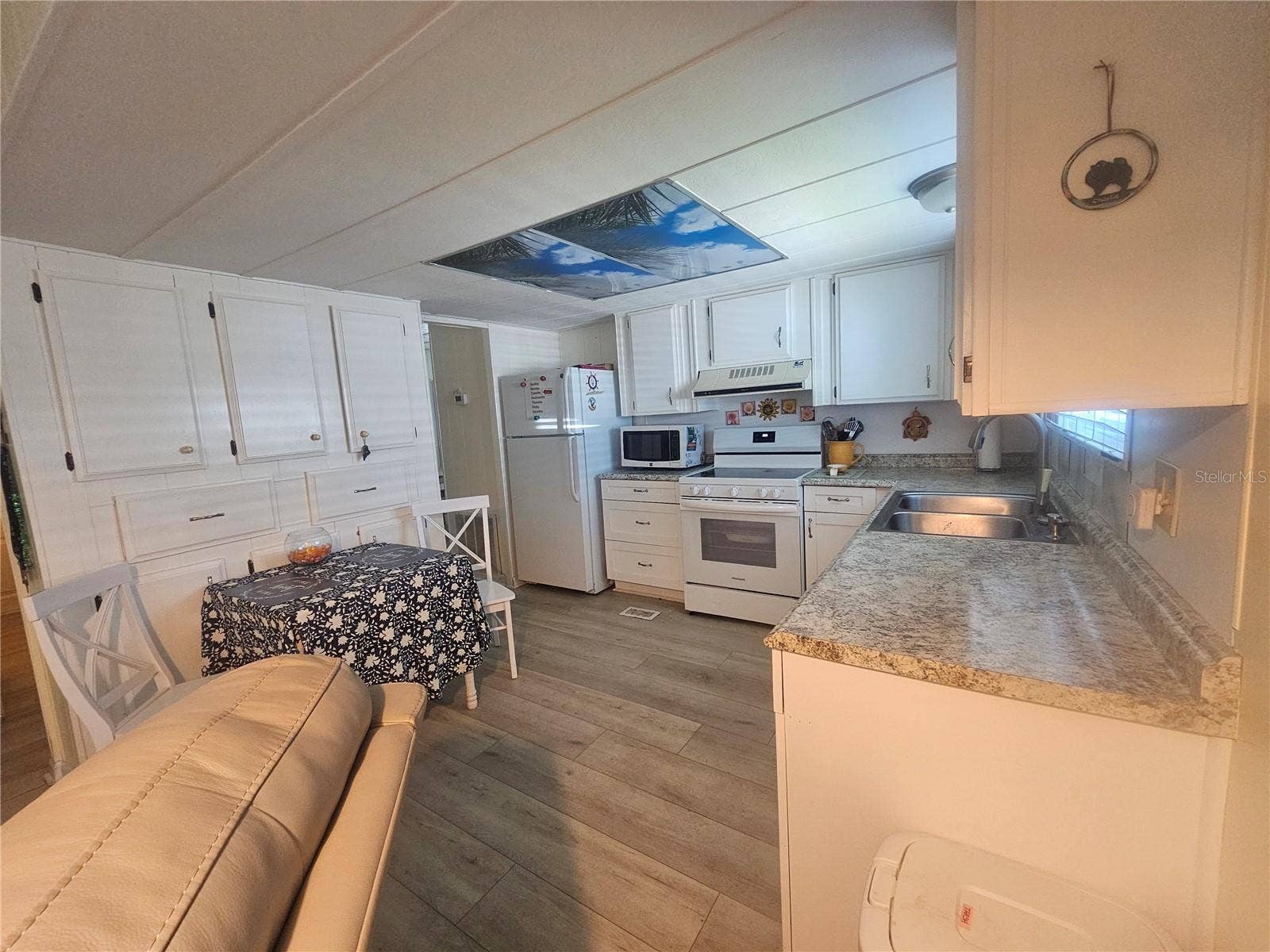 392 COBIA WAY, Oldsmar, FL 34677 Kitchen