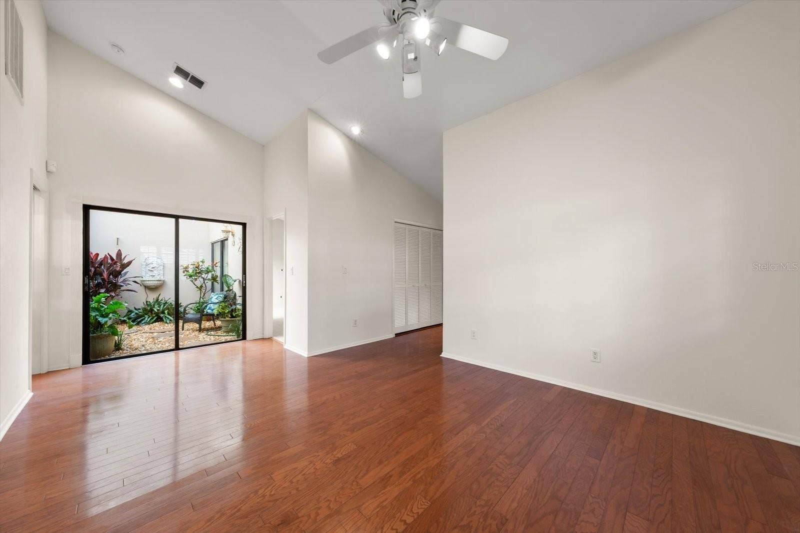 3160 JADEMOOR CIRCLE, Palm Harbor, FL 34685 view from dining room out to atrium