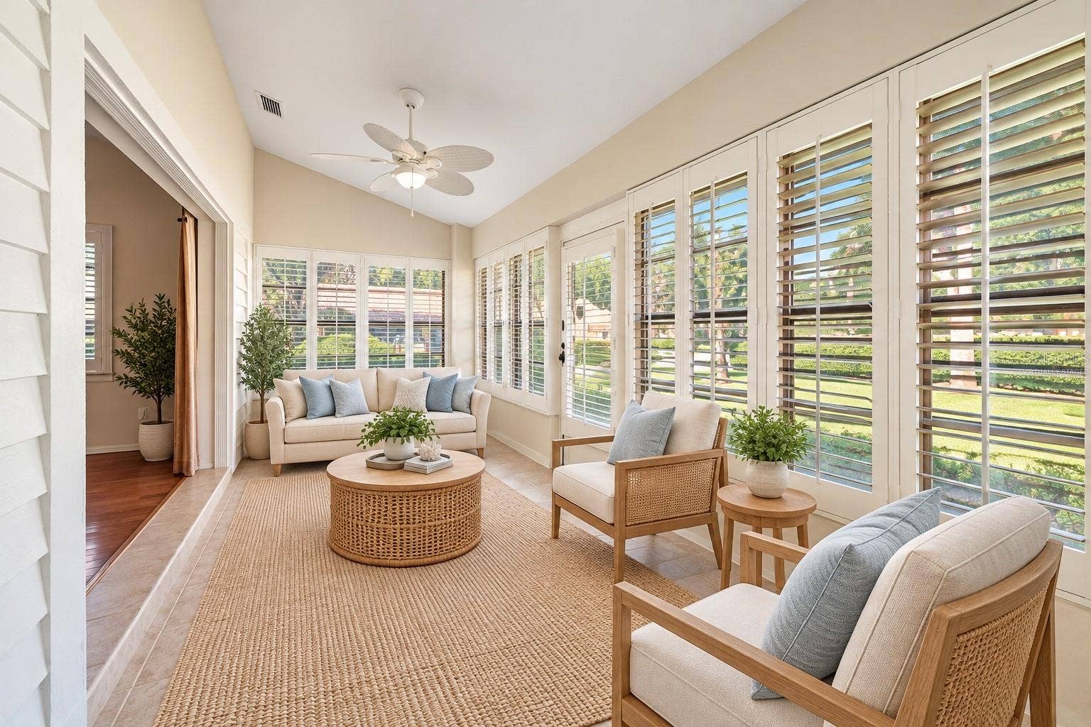 3160 JADEMOOR CIRCLE, Palm Harbor, FL 34685 Virtually Staged Air conditioned Florida room/Sunroom