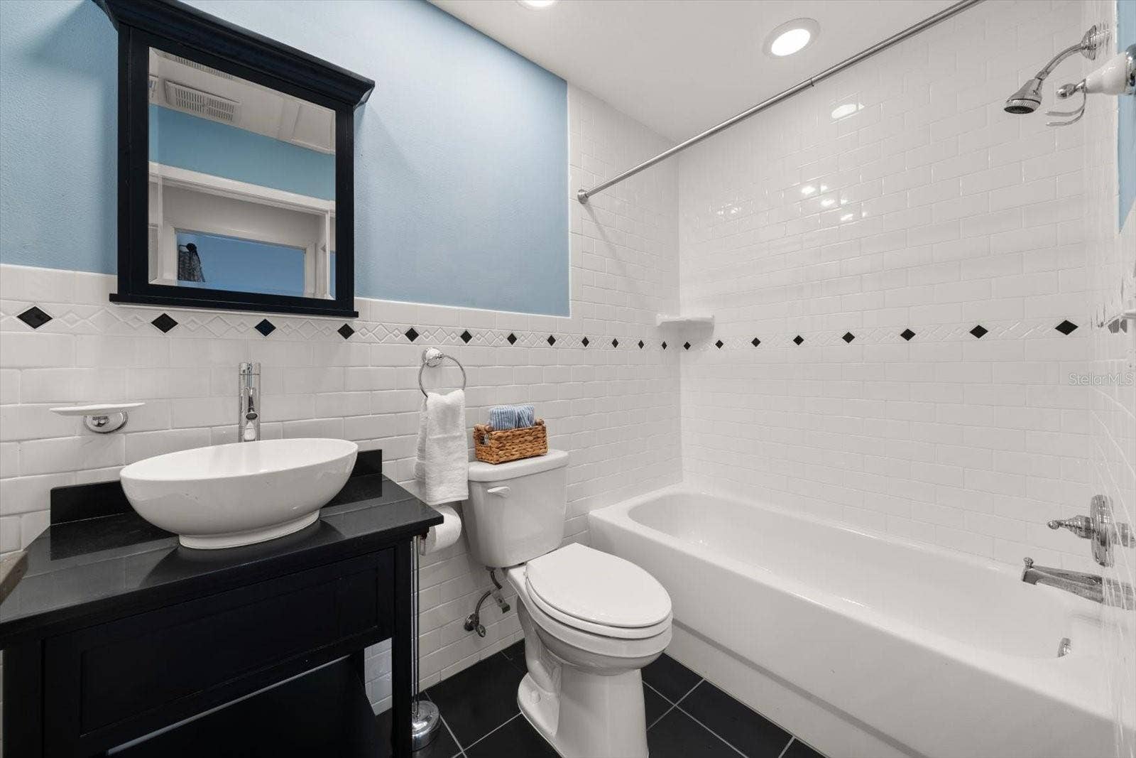 3160 JADEMOOR CIRCLE, Palm Harbor, FL 34685 Bathroom #2