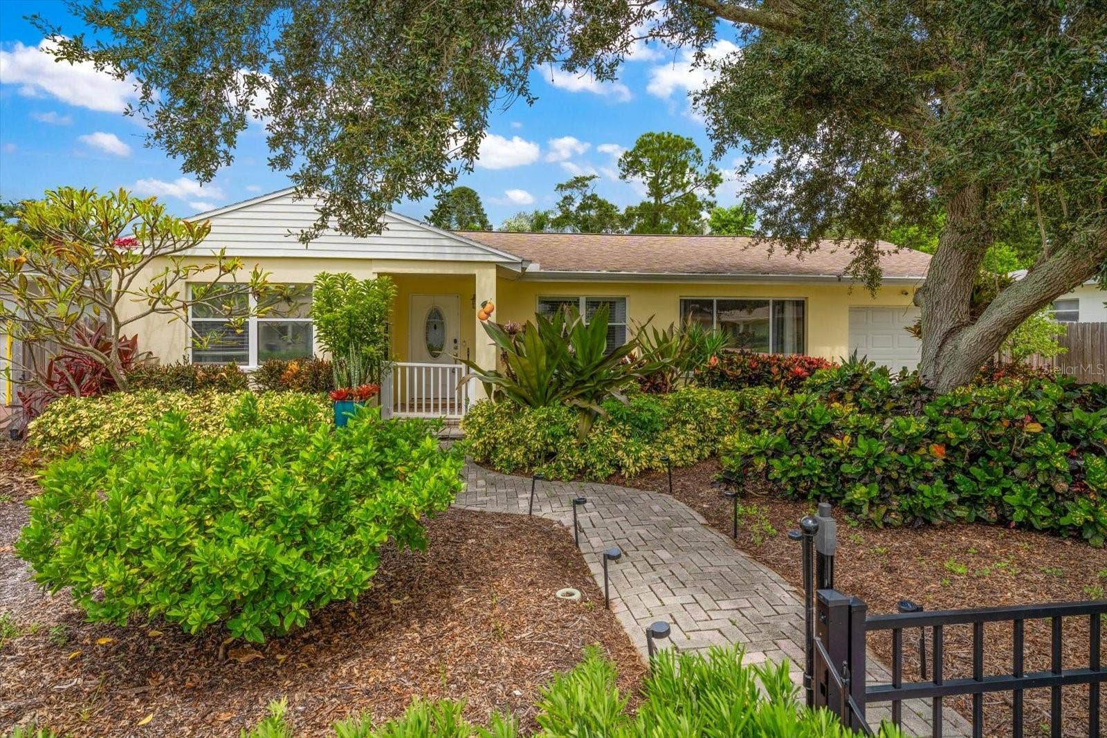 220 UNION STREET, Dunedin, FL 34698 220 UNION STREET, Dunedin, FL 34698
