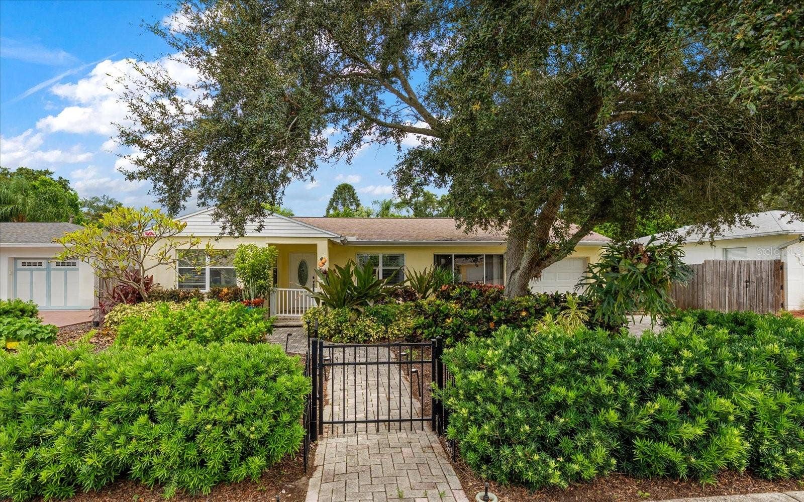 220 UNION STREET, Dunedin, FL 34698 220 UNION STREET, Dunedin, FL 34698