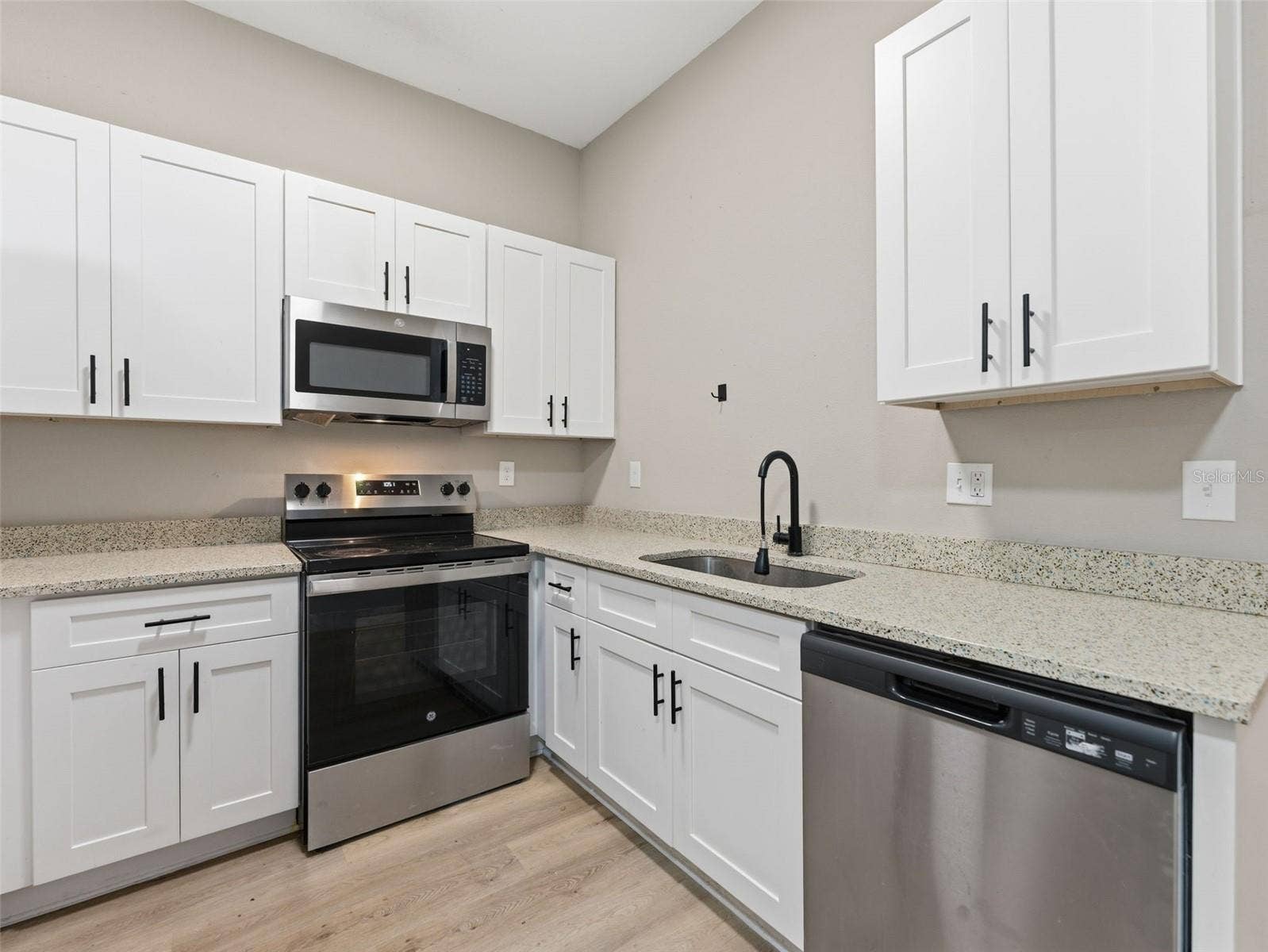 1740 W CHERRY STREET, Tampa, FL 33607