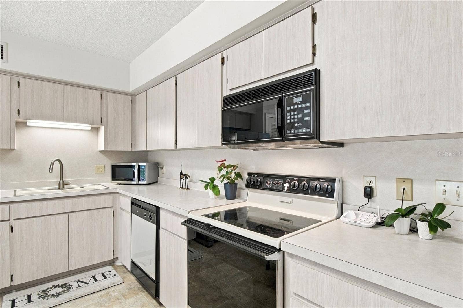 2221 NORWEGIAN DRIVE, #27, Clearwater, FL 33763 2221 NORWEGIAN DRIVE, #27, Clearwater, FL 33763