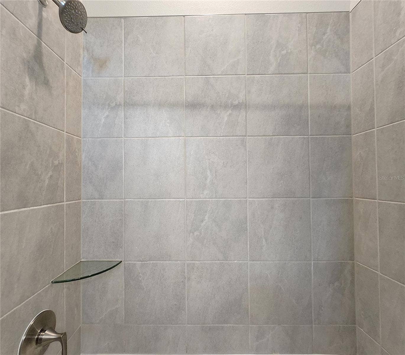 8896 DRUMMER PLANK DRIVE, Wesley Chapel, FL 33545 Jack-n-Jill Bathroom includes separate sink vanities, bathtub/shower combo