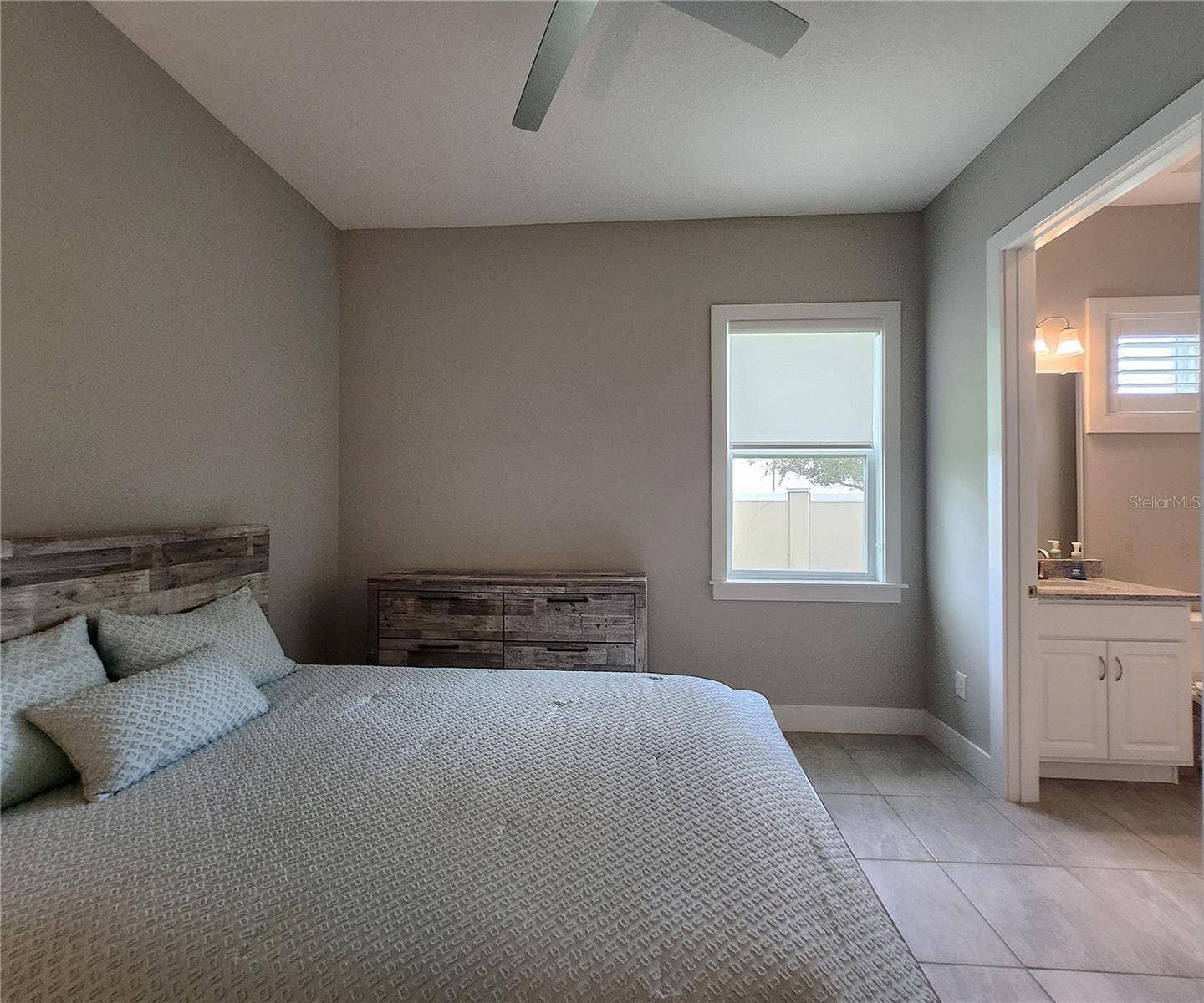 8896 DRUMMER PLANK DRIVE, Wesley Chapel, FL 33545 Guest Bedroom #2, Jack-n-Jill Bathroom