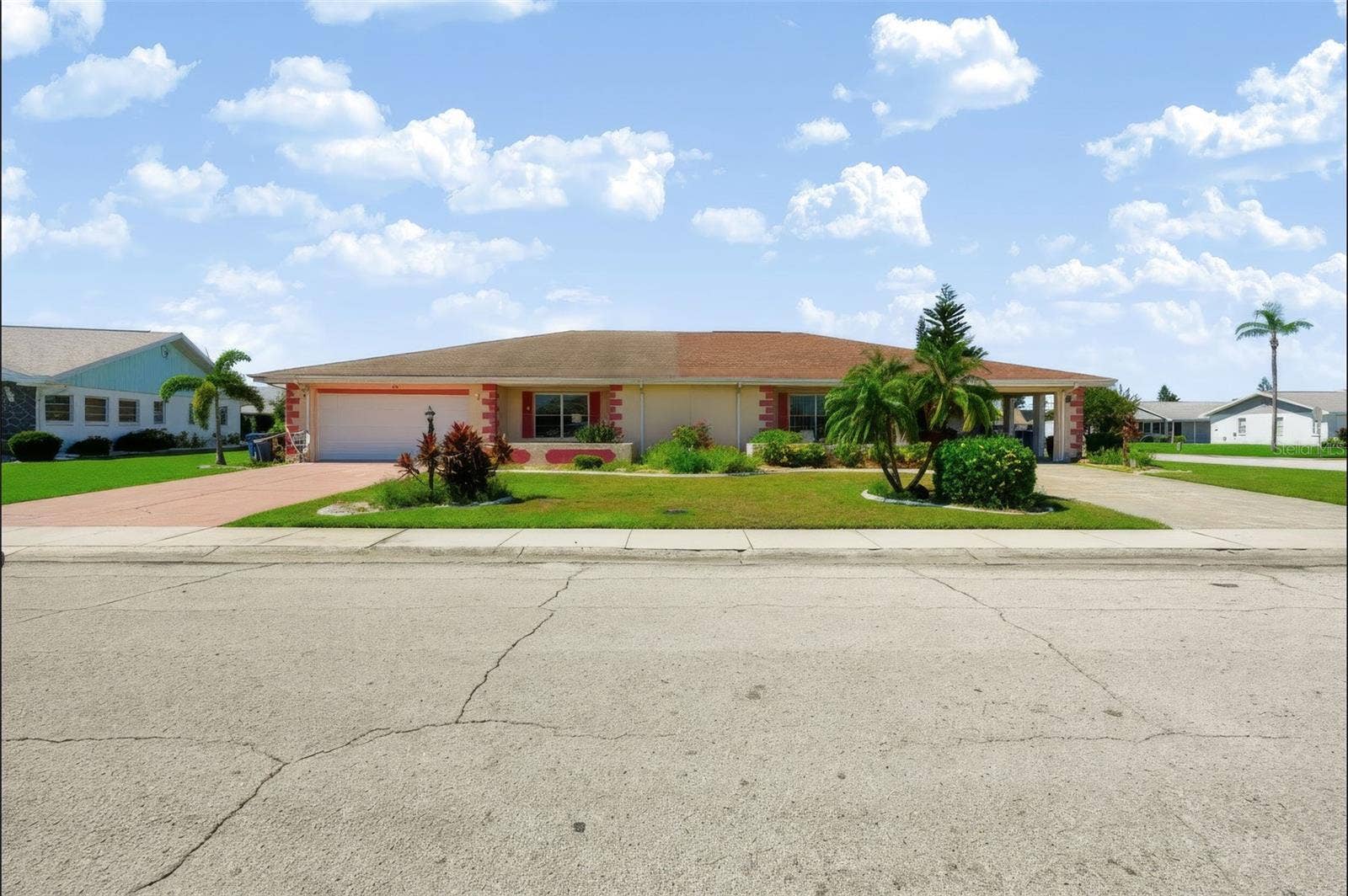 303 GREEN MANOR DRIVE, Sun City Center, FL 33573