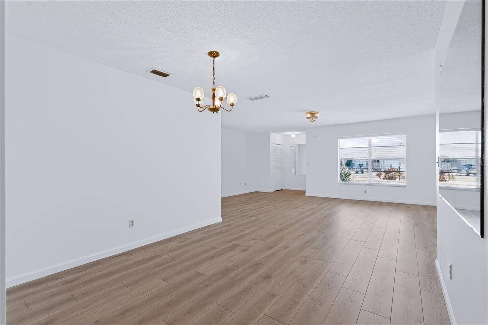 303 GREEN MANOR DRIVE, Sun City Center, FL 33573