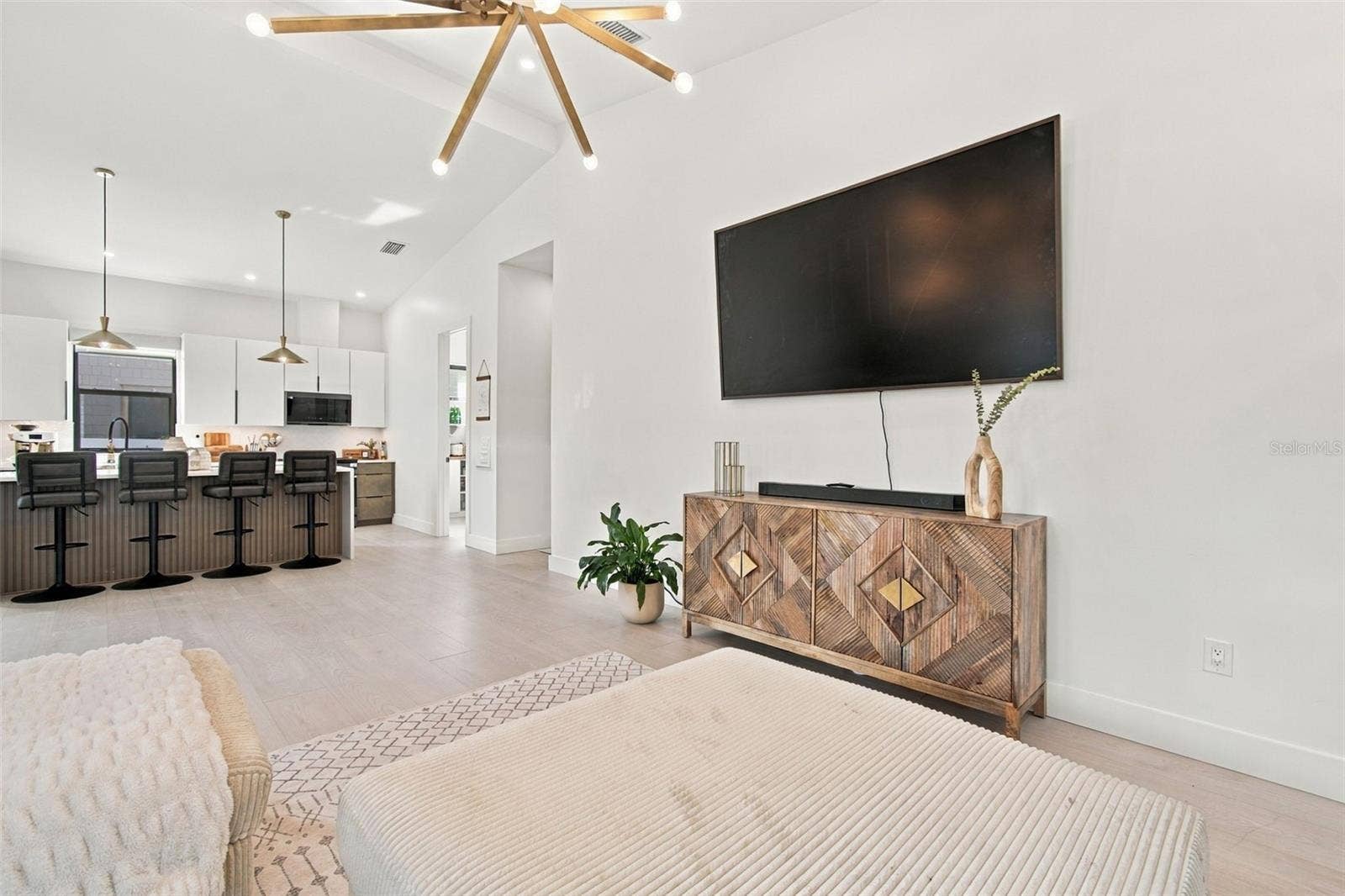 3721 6TH AVENUE N, St Petersburg, FL 33713