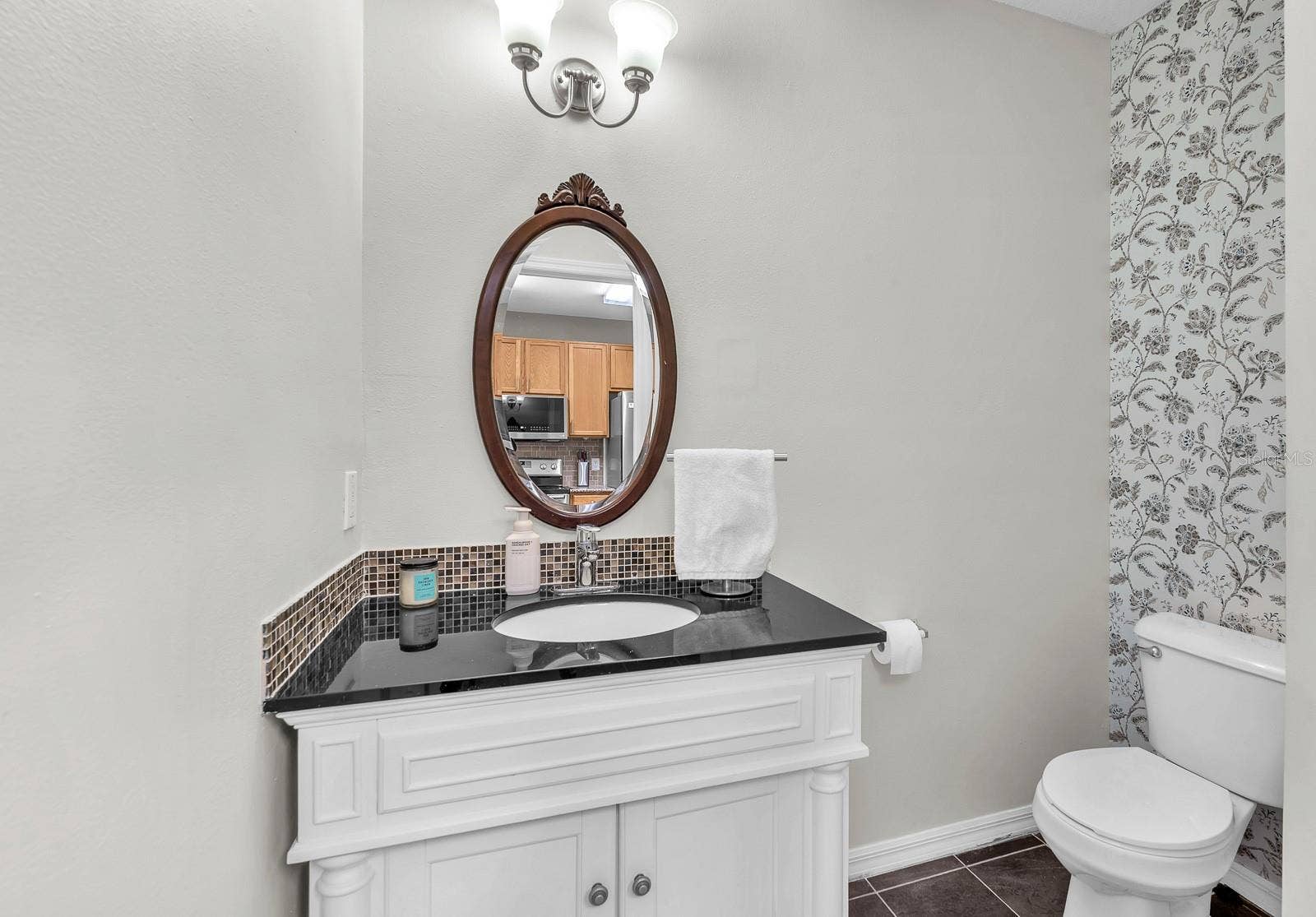5819 FISHHAWK RIDGE DRIVE, Lithia, FL 33547 1st floor powder room