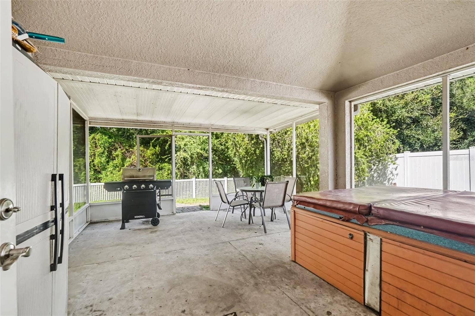 6805 BLUFF MEADOW COURT, Wesley Chapel, FL 33545