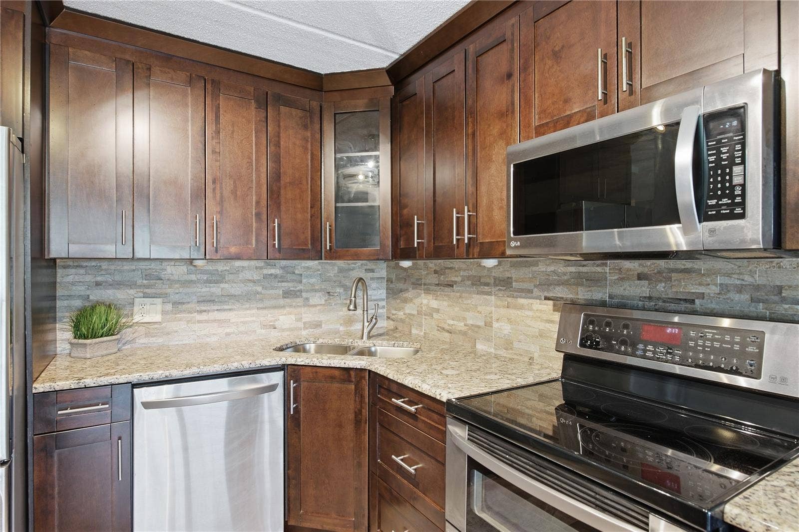 Timeless backsplash