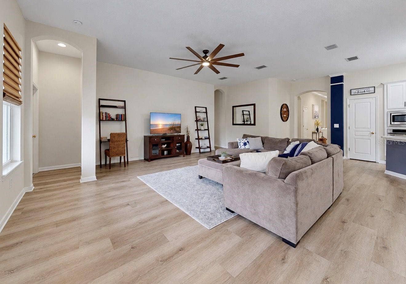 542 ISLEBAY DRIVE, Apollo Beach, FL 33572 Family Room/ Great Room
