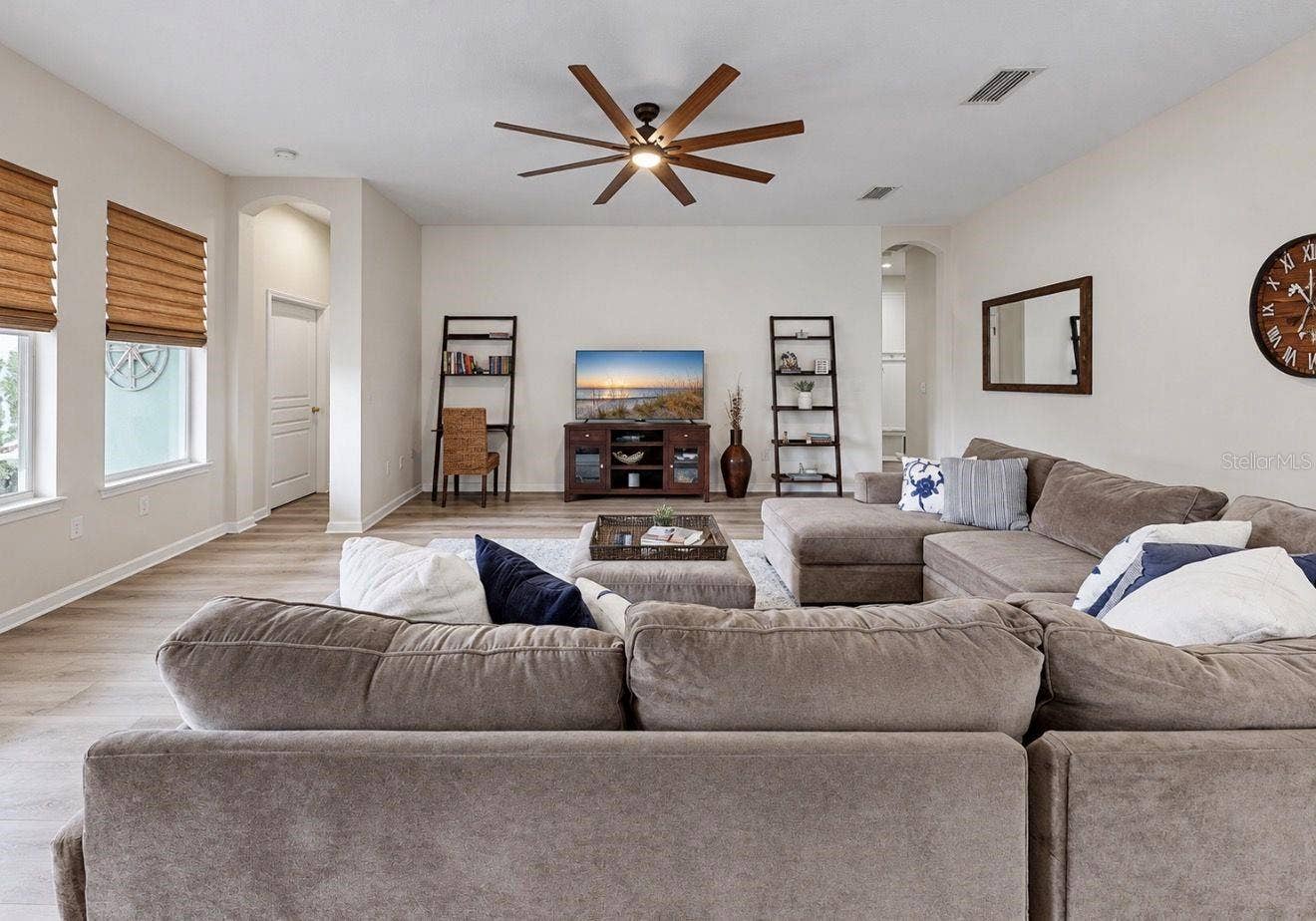 542 ISLEBAY DRIVE, Apollo Beach, FL 33572 Family Room/ Great Room
