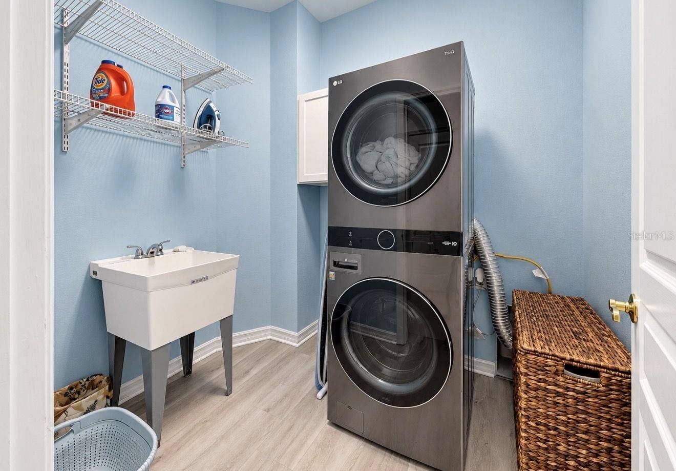 542 ISLEBAY DRIVE, Apollo Beach, FL 33572 Laundry Room