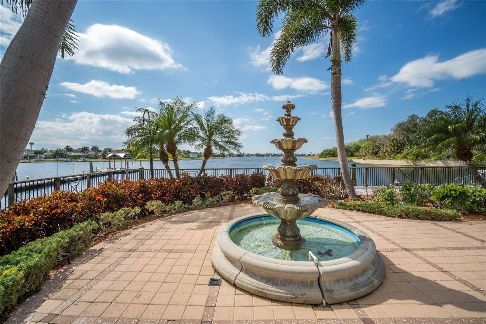 542 ISLEBAY DRIVE, Apollo Beach, FL 33572 542 ISLEBAY DRIVE, Apollo Beach, FL 33572
