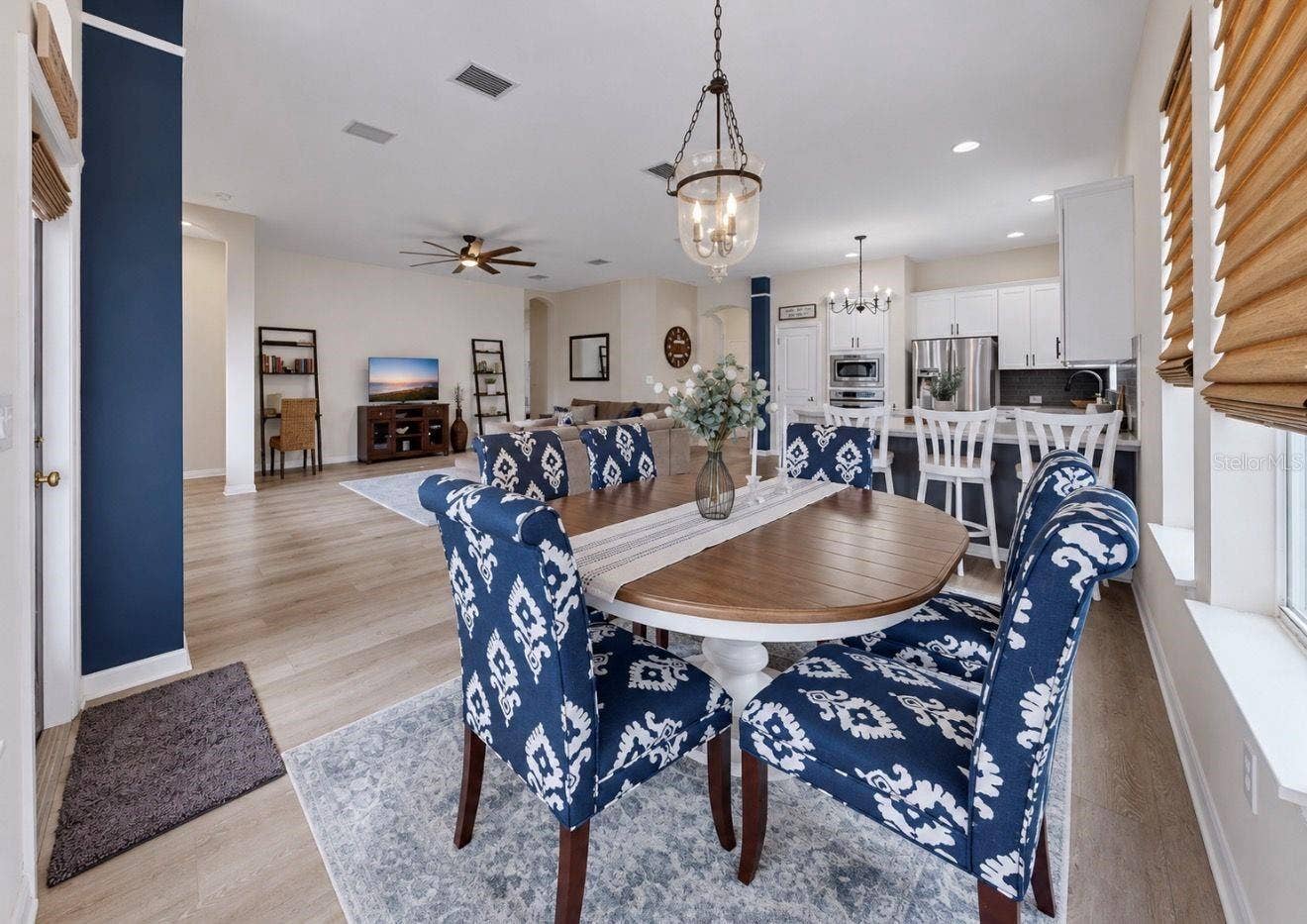 542 ISLEBAY DRIVE, Apollo Beach, FL 33572 Dinette/ Breakfast area