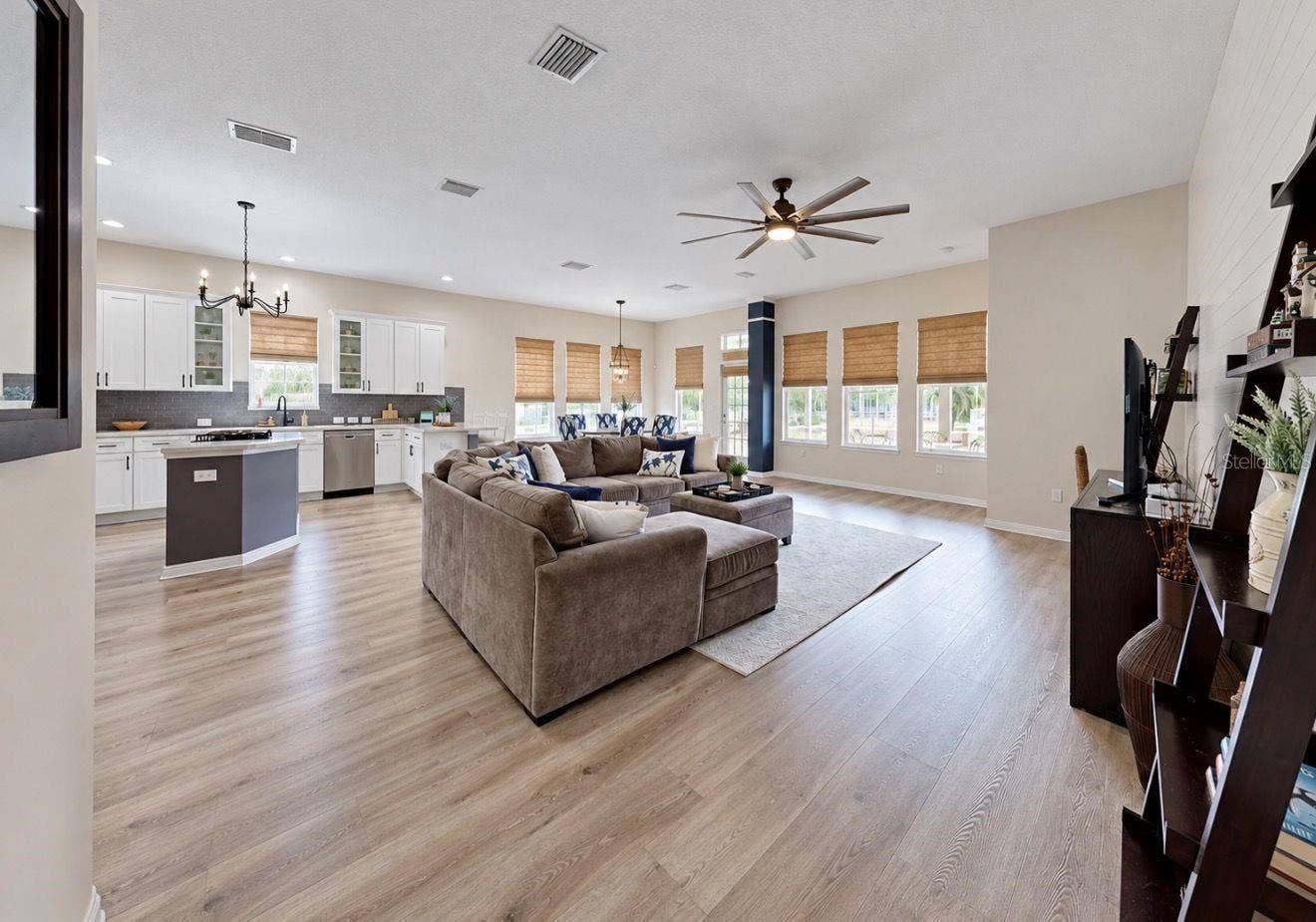 542 ISLEBAY DRIVE, Apollo Beach, FL 33572 Family Room/ Great Room