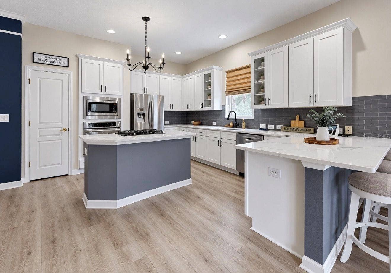 542 ISLEBAY DRIVE, Apollo Beach, FL 33572 Kitchen