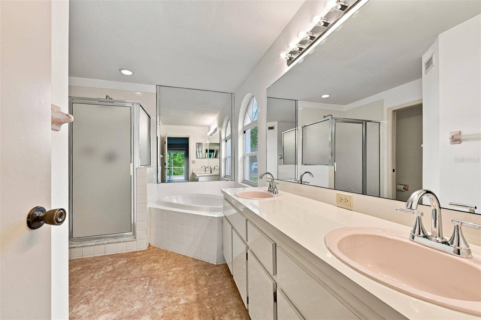 11109 CLAYRIDGE DRIVE, Tampa, FL 33635