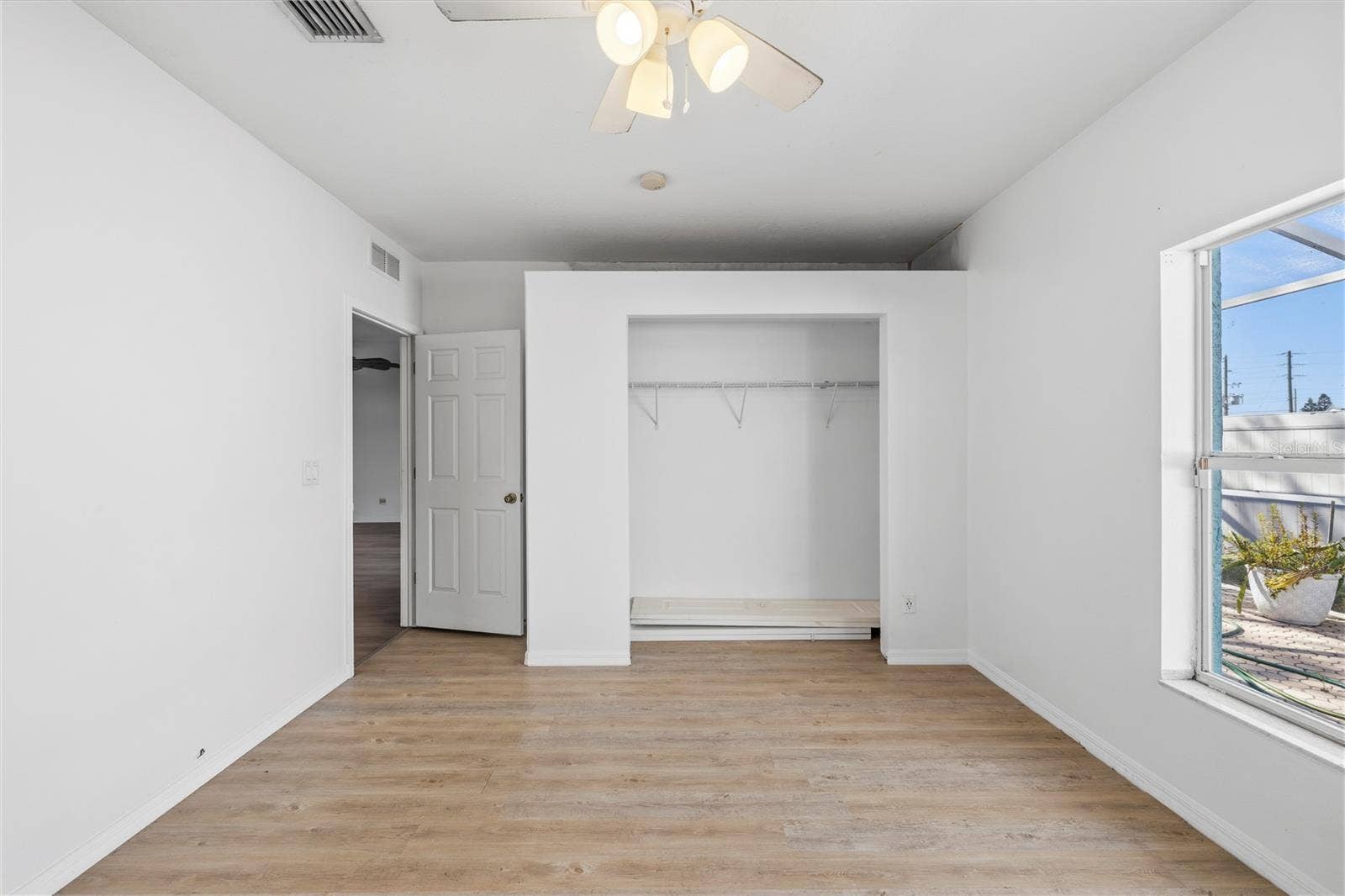 605 CYPRESS PARK AVENUE, Tarpon Springs, FL 34689