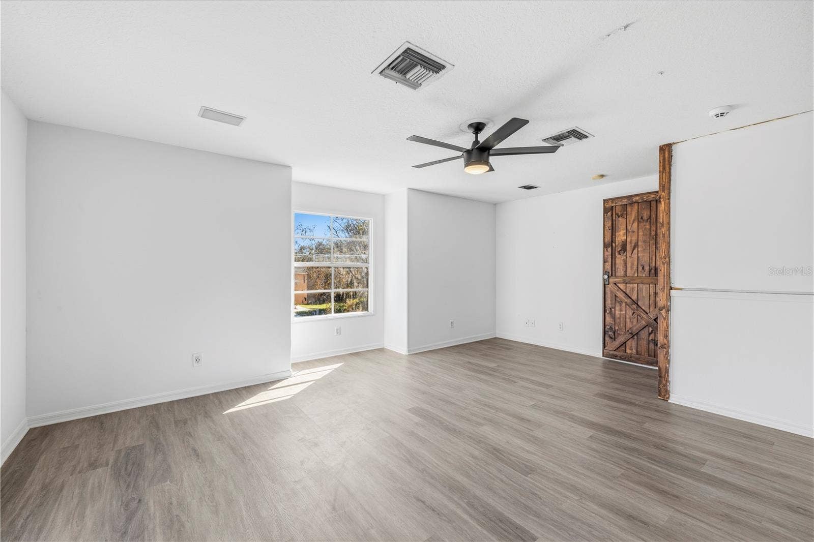 605 CYPRESS PARK AVENUE, Tarpon Springs, FL 34689